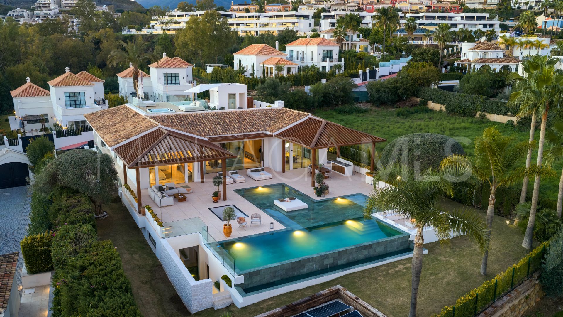 Aloha, villa for sale with 6 bedrooms