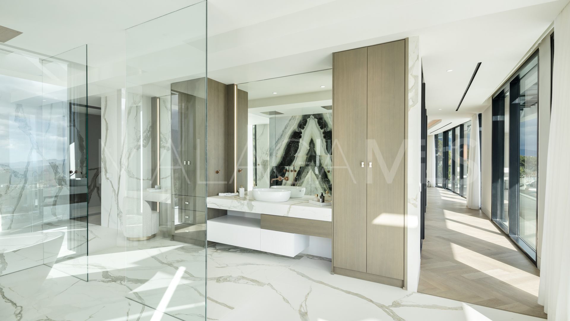 Mansion for sale in La Zagaleta
