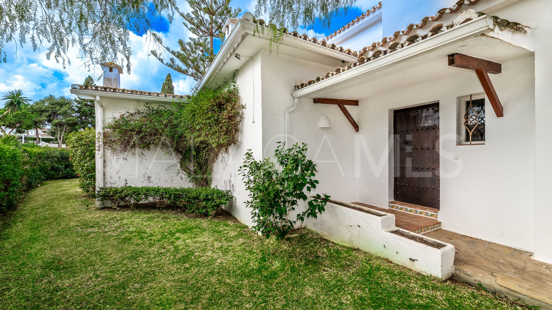 Villa for sale in Guadalmina Alta