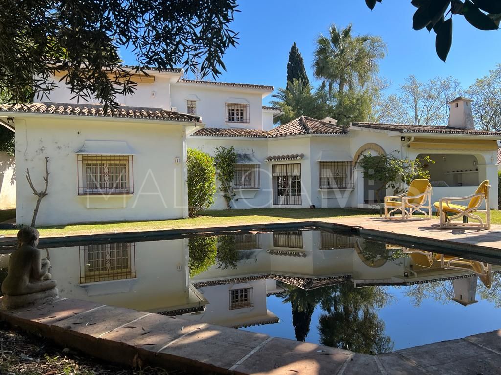 Villa for sale in Guadalmina Alta