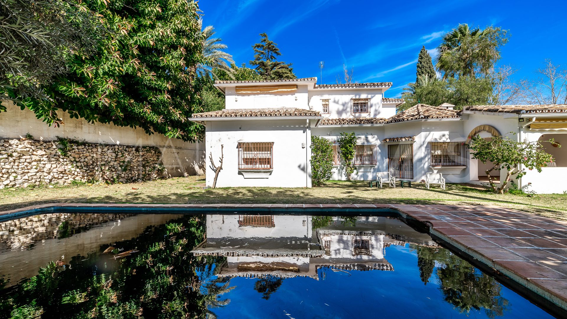 Villa for sale in Guadalmina Alta