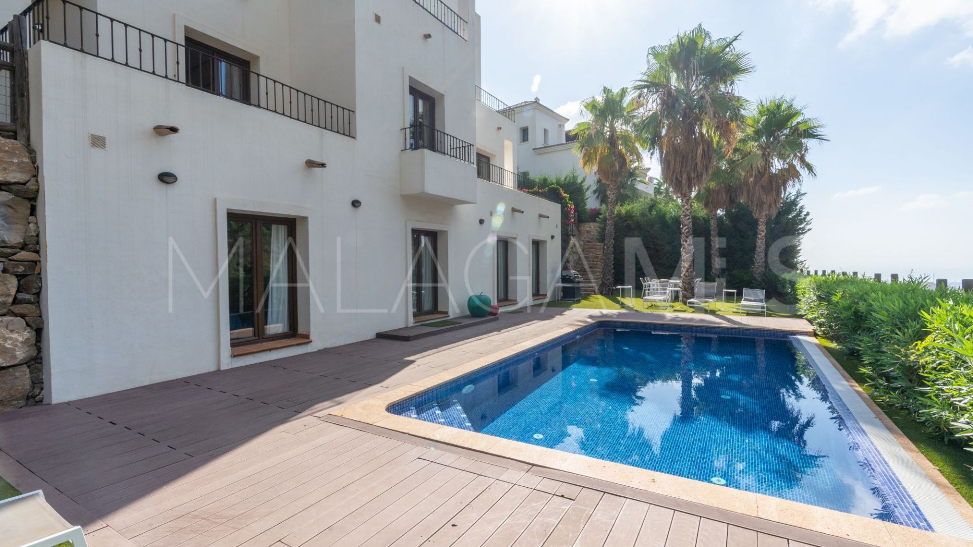 Villa for sale in Benahavis Hills Country Club with 4 bedrooms