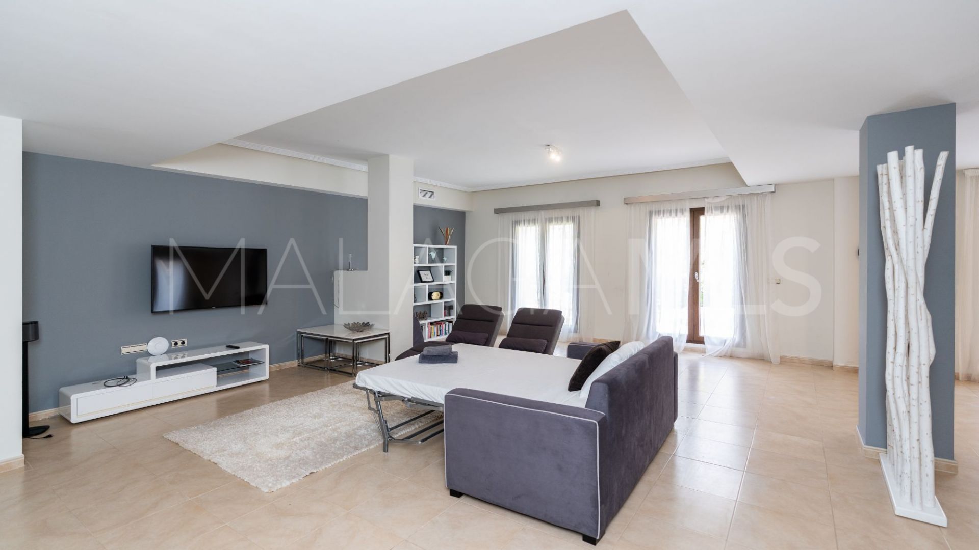 Villa for sale in Benahavis Hills Country Club with 4 bedrooms