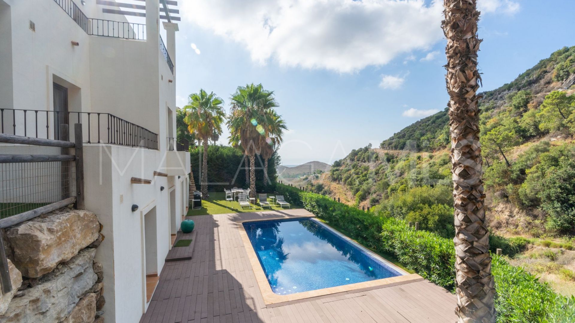 Villa for sale in Benahavis Hills Country Club with 4 bedrooms