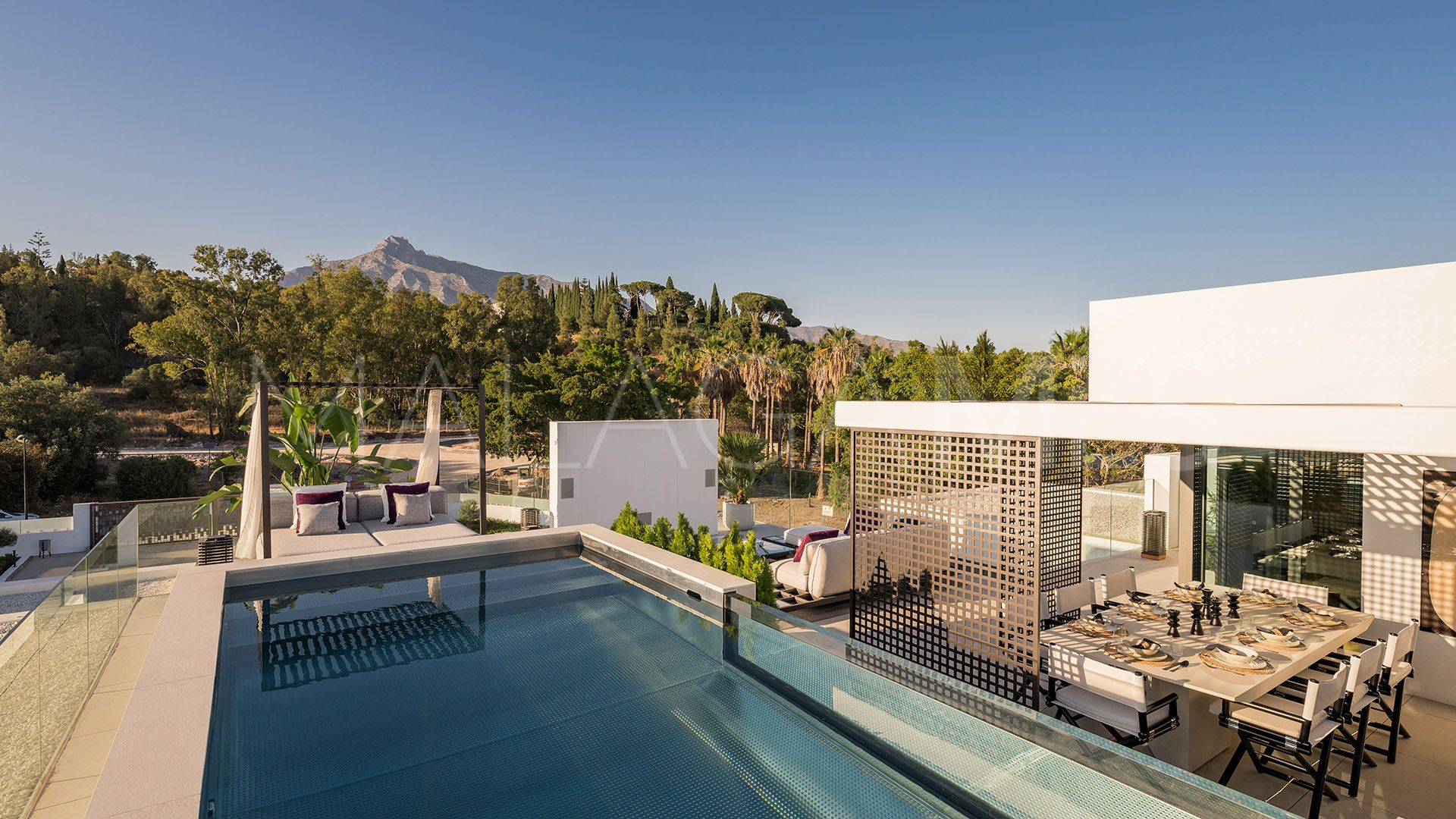 Villa jumelée for sale in Marbella Golden Mile