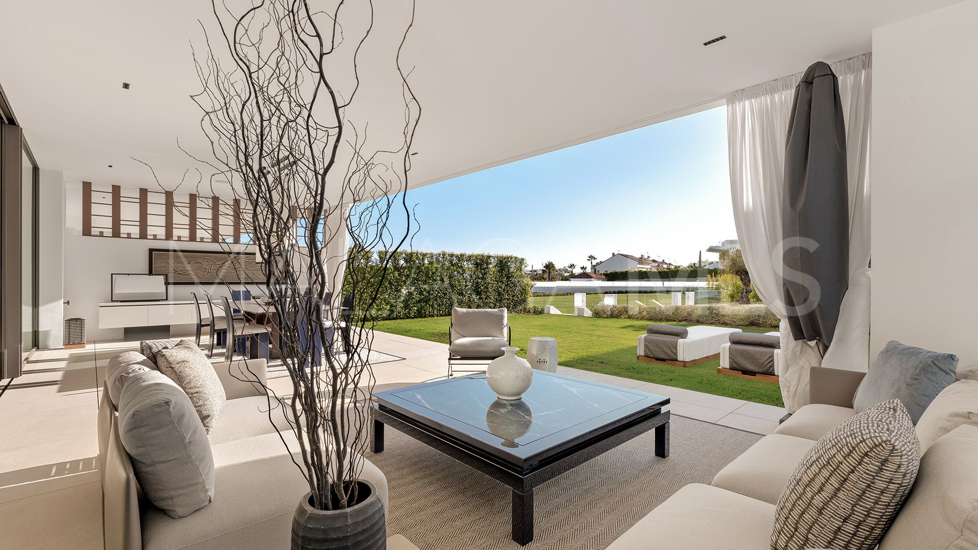 Villa jumelée for sale in Marbella Golden Mile