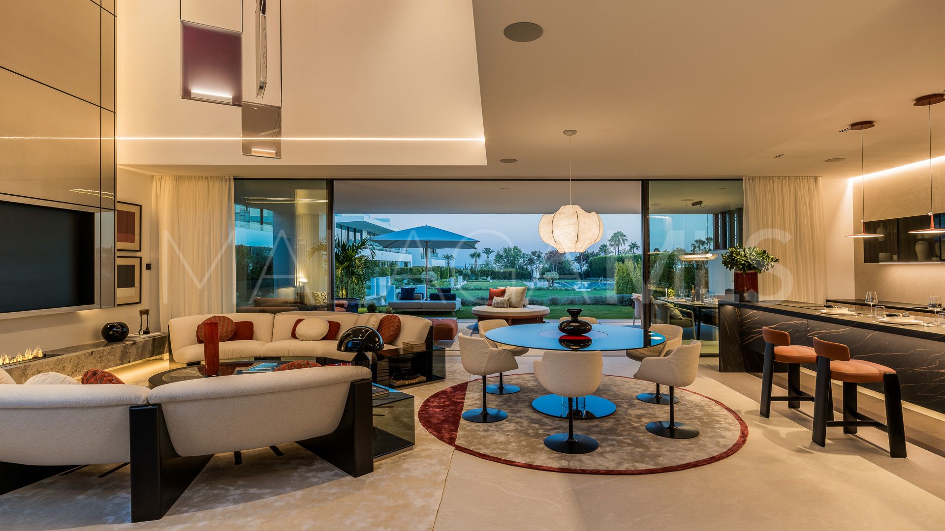 Villa jumelée for sale in Marbella Golden Mile