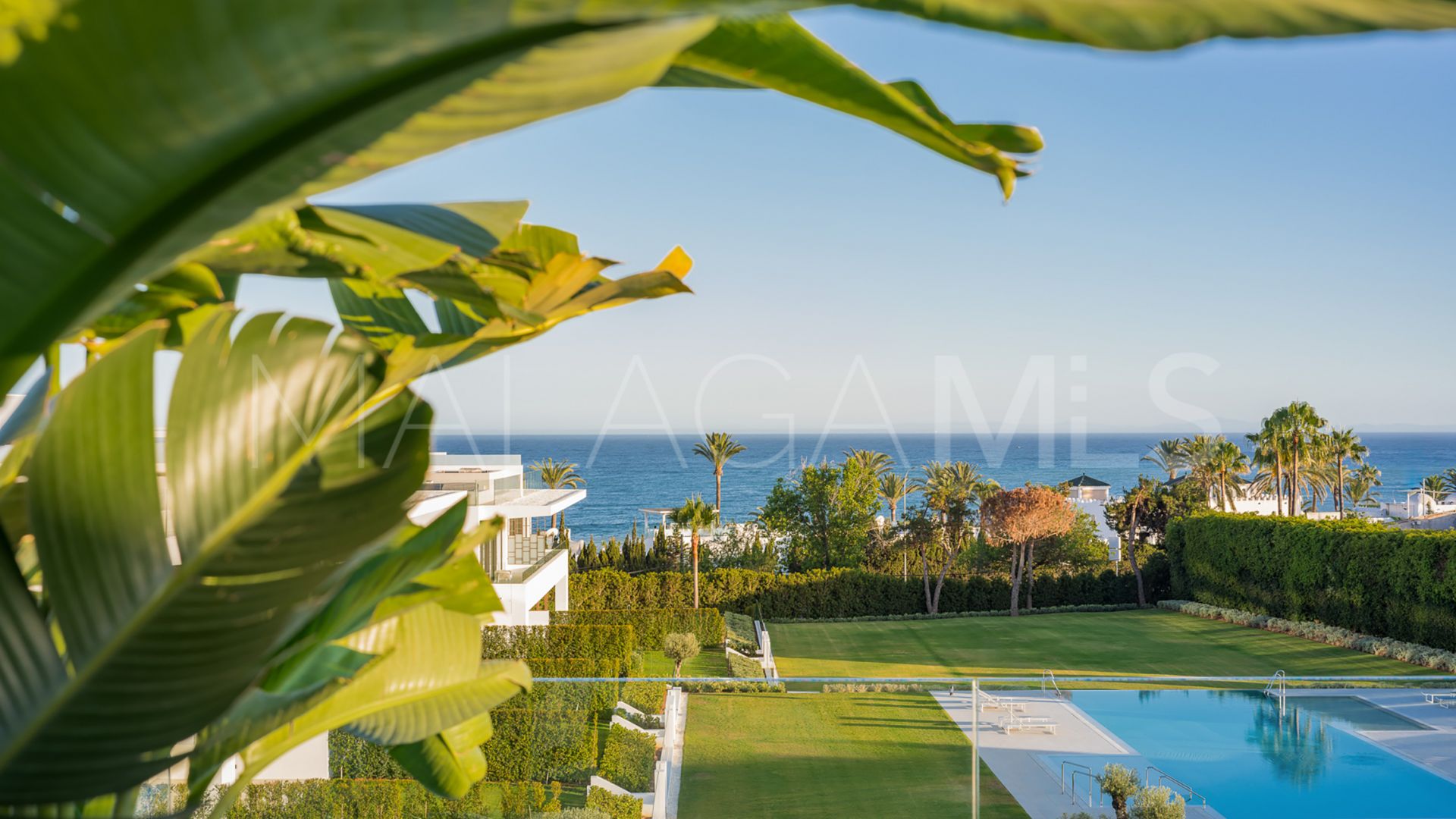 Villa jumelée for sale in Marbella Golden Mile