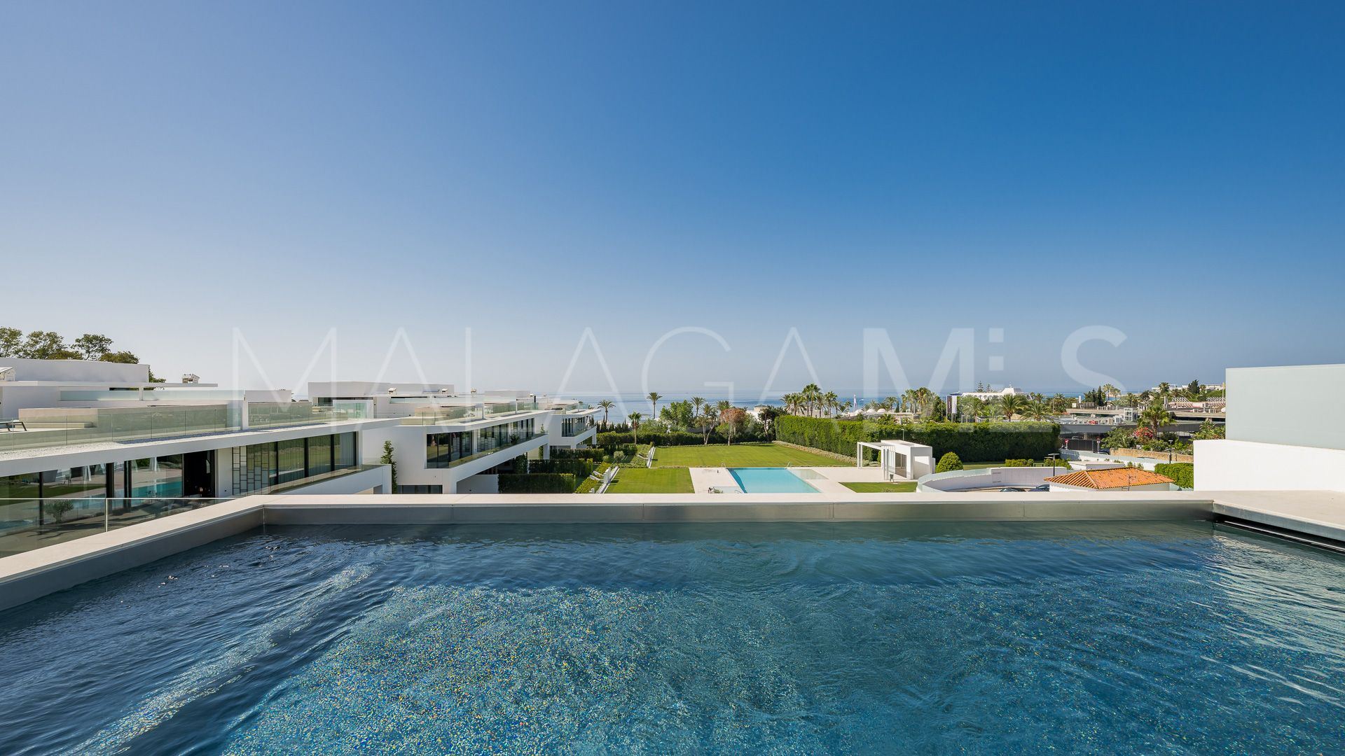 Villa jumelée for sale in Marbella Golden Mile