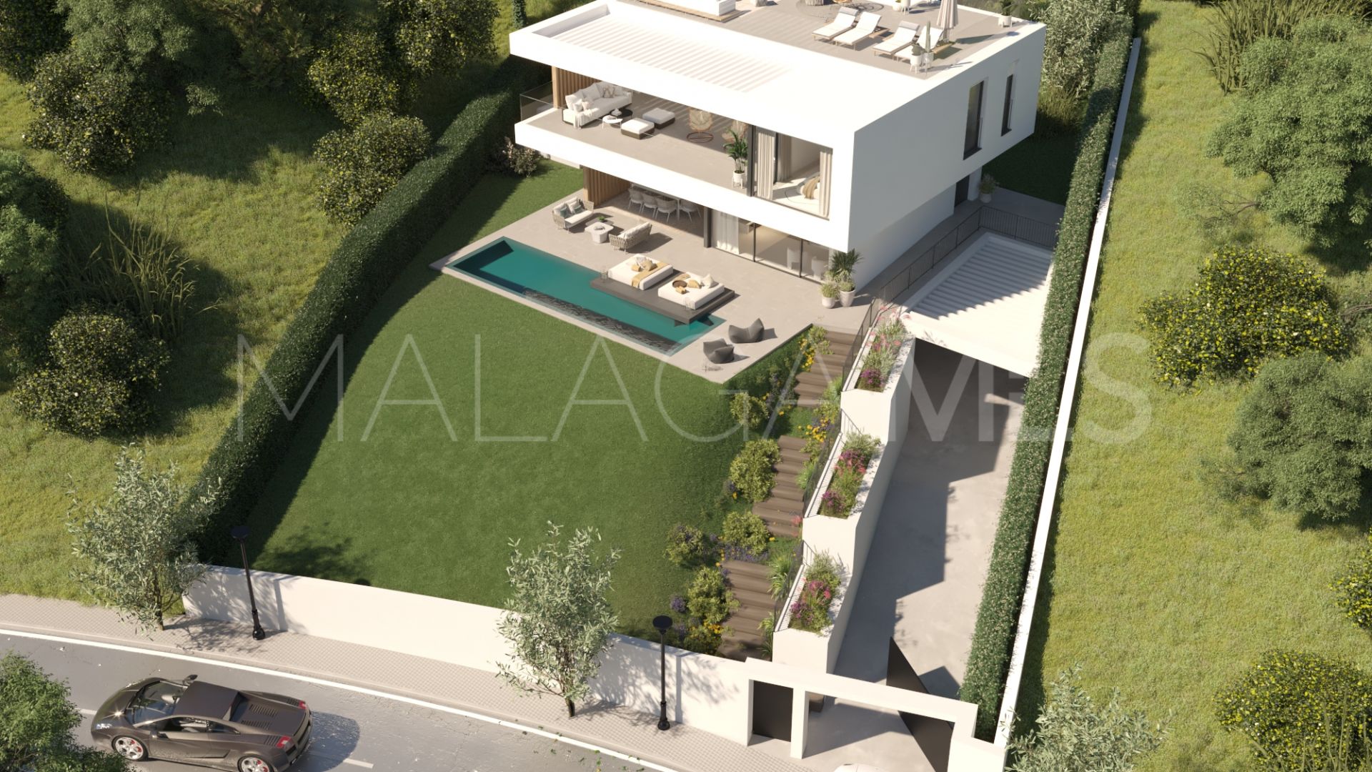 Villa for sale in Estepona East