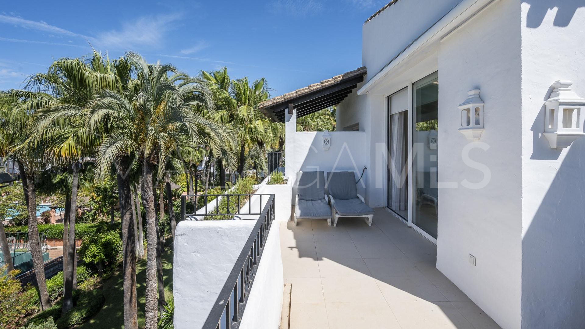 Duplex penthouse for sale in Marina Puente Romano