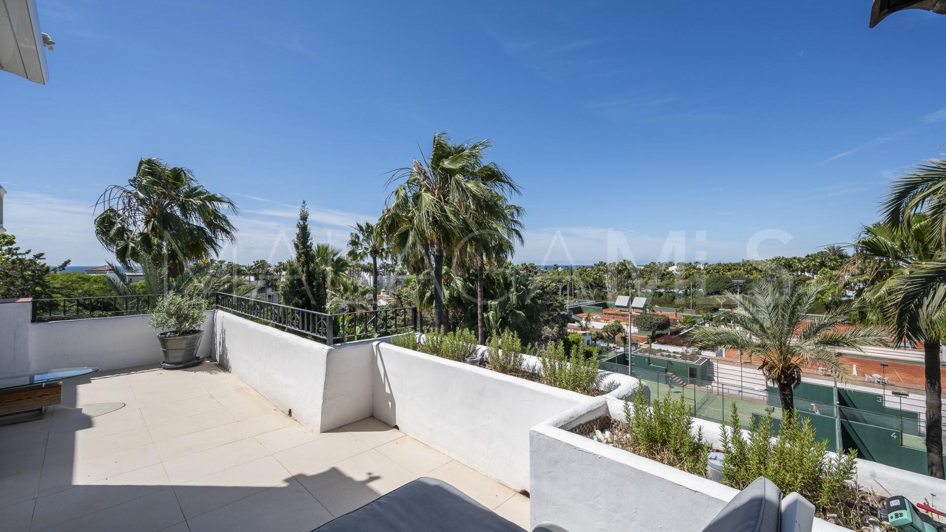 Duplex penthouse for sale in Marina Puente Romano