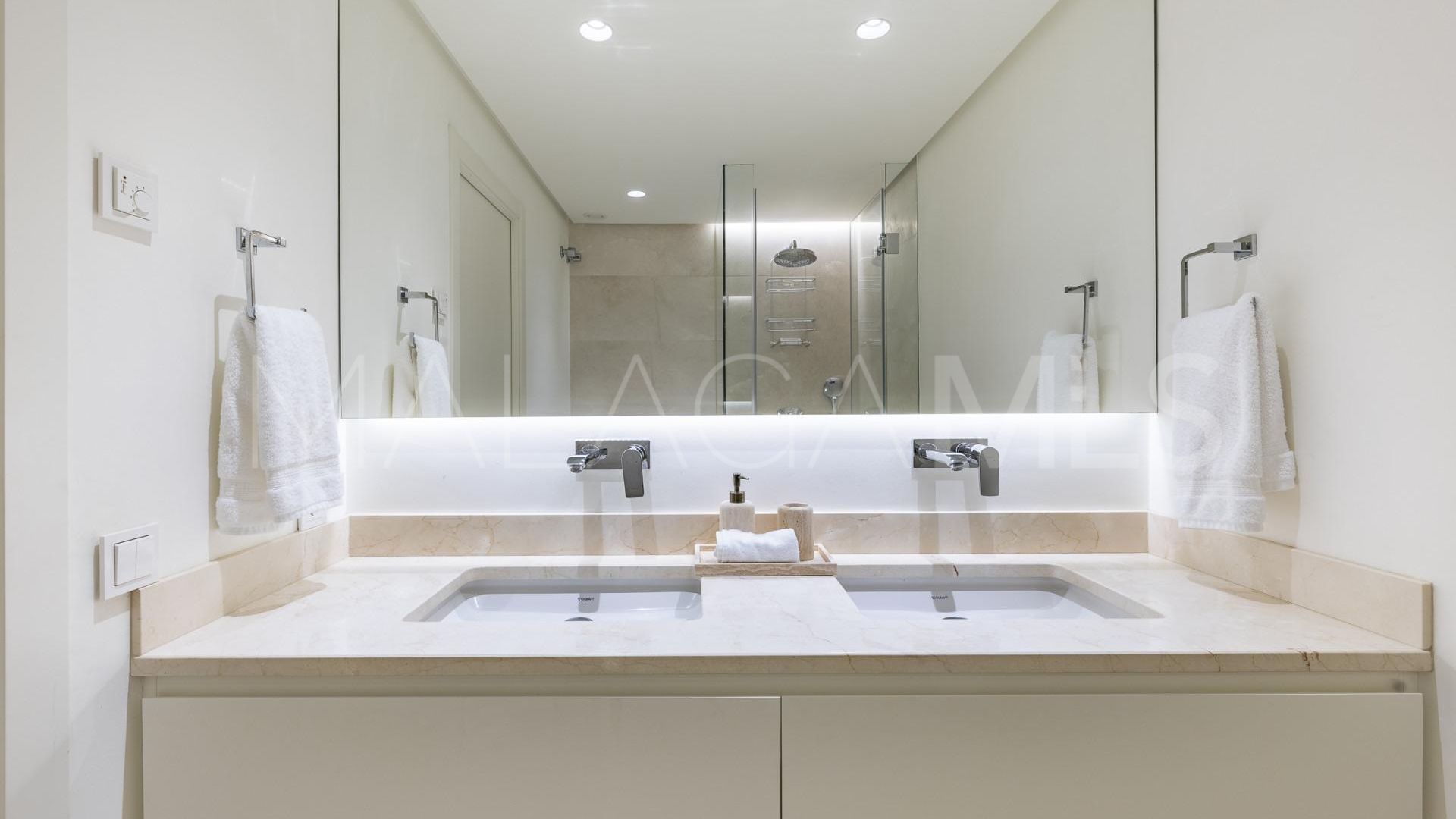 Duplex penthouse for sale in Marina Puente Romano