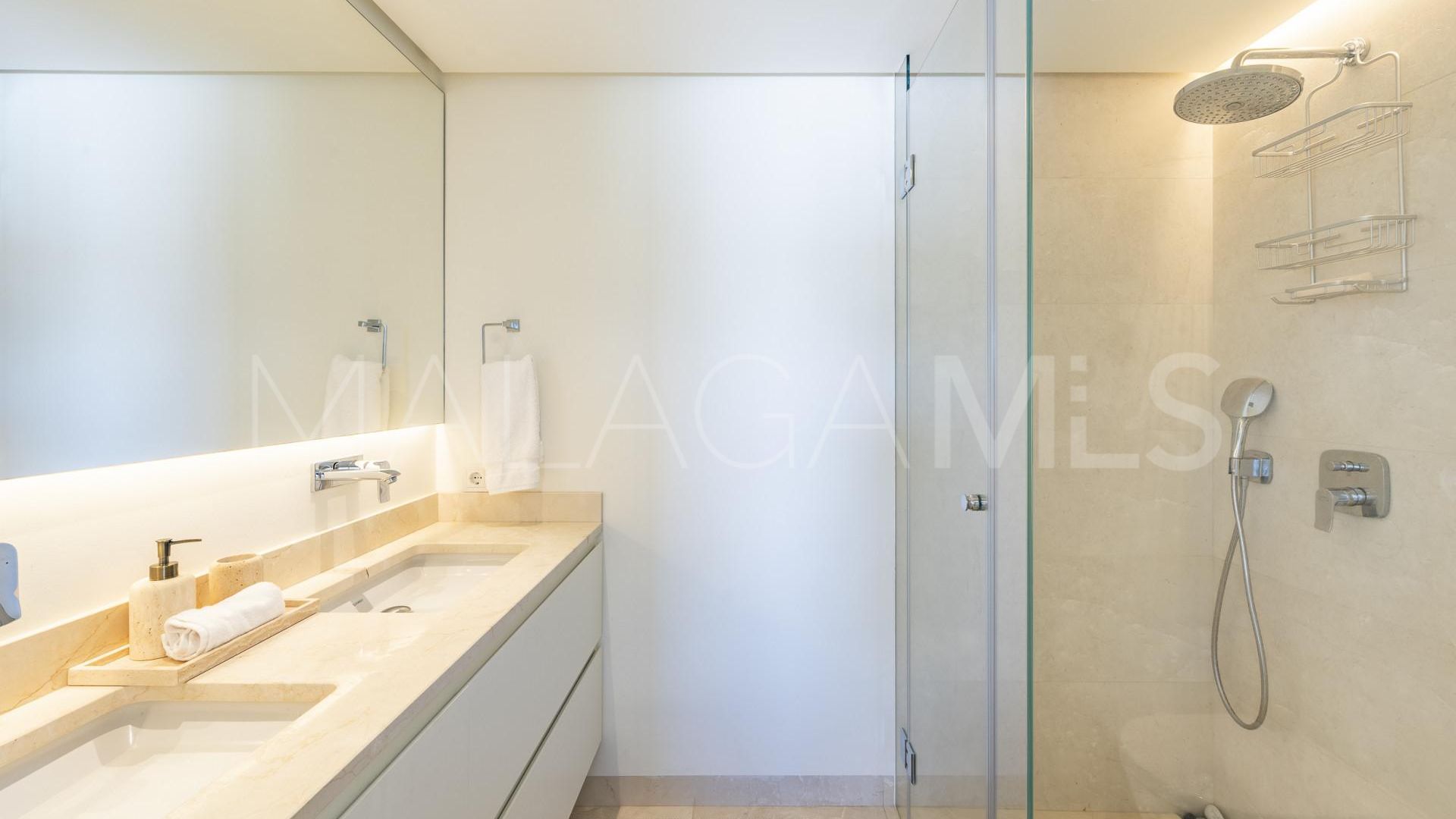 Duplex penthouse for sale in Marina Puente Romano