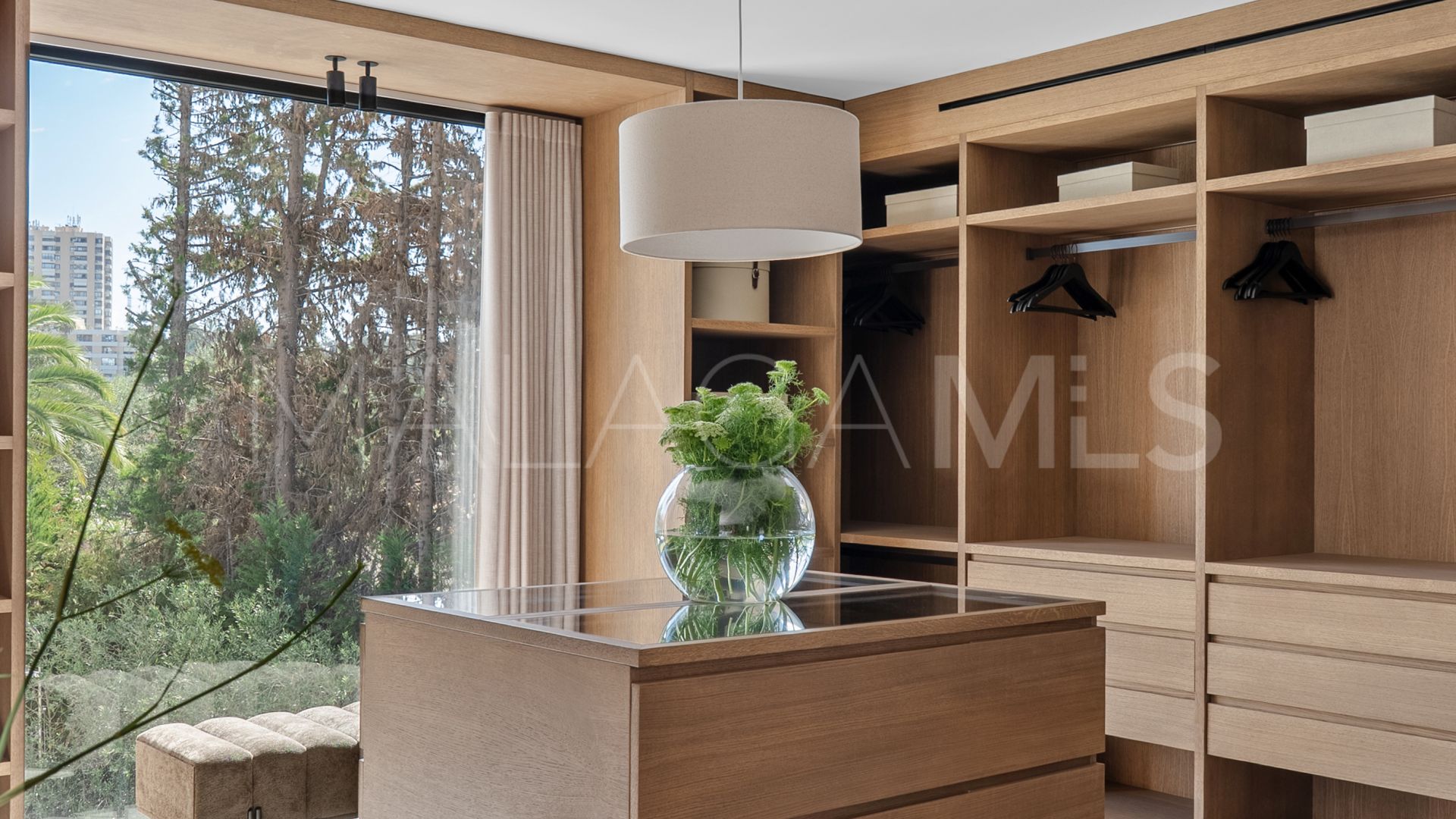 Villa for sale in Las Brisas