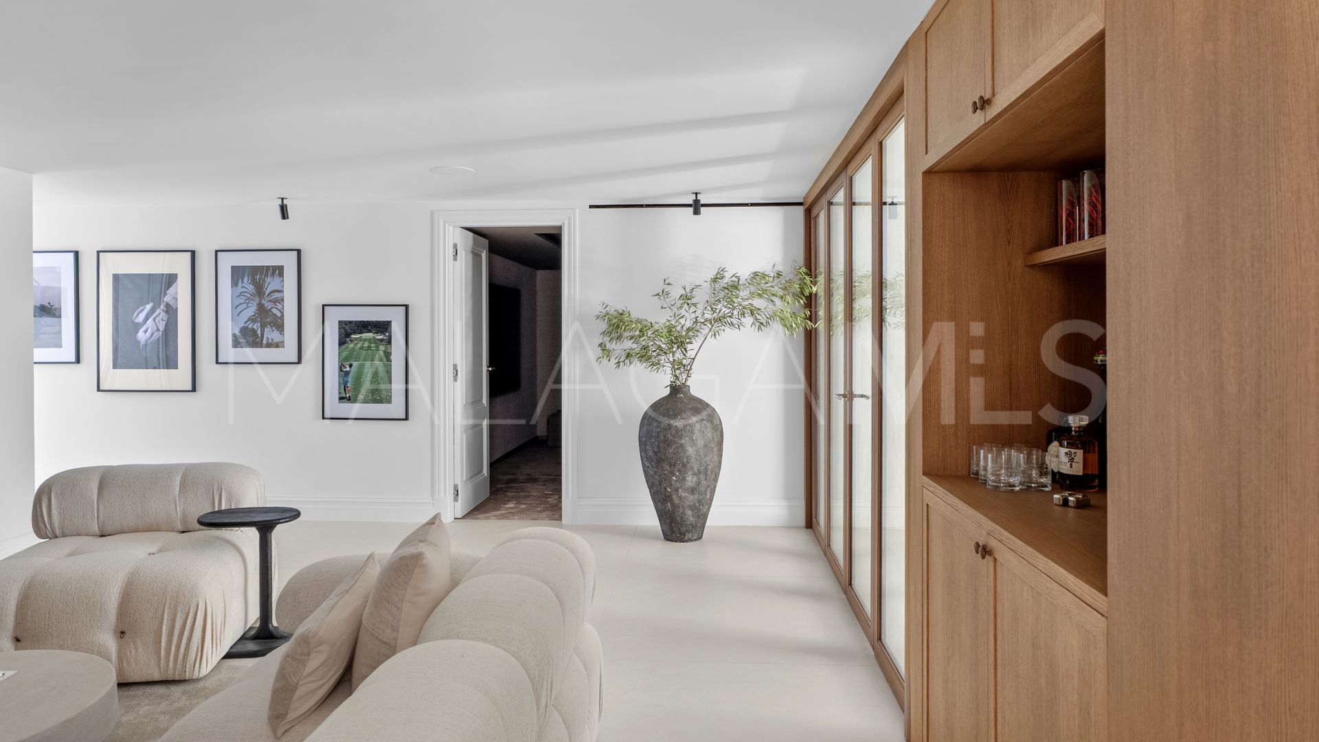 Villa for sale in Las Brisas