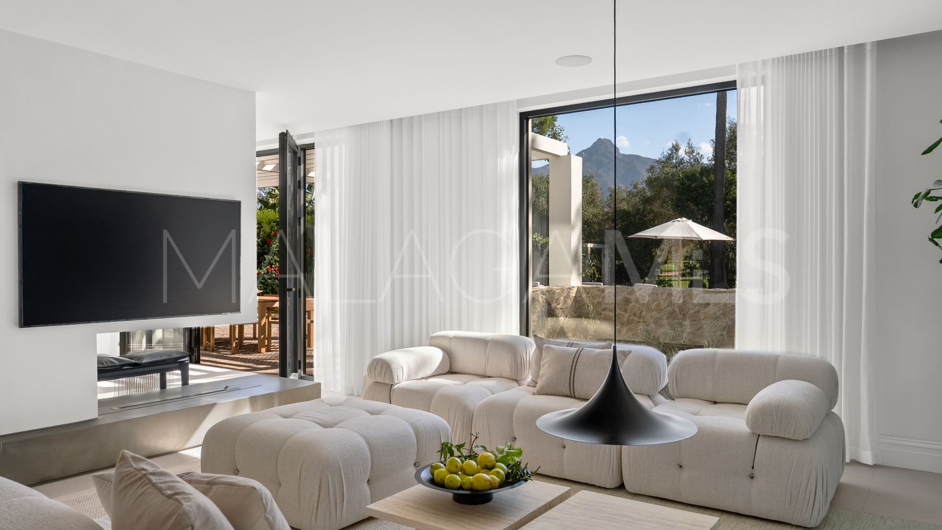 Villa for sale in Las Brisas