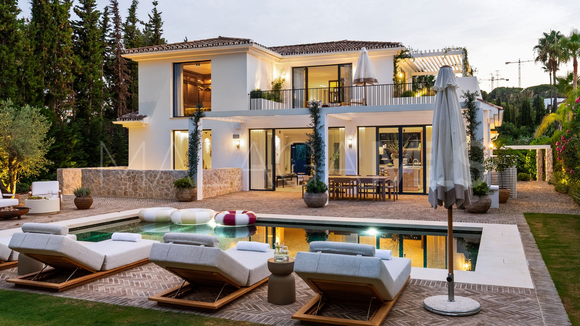 Villa for sale in Las Brisas