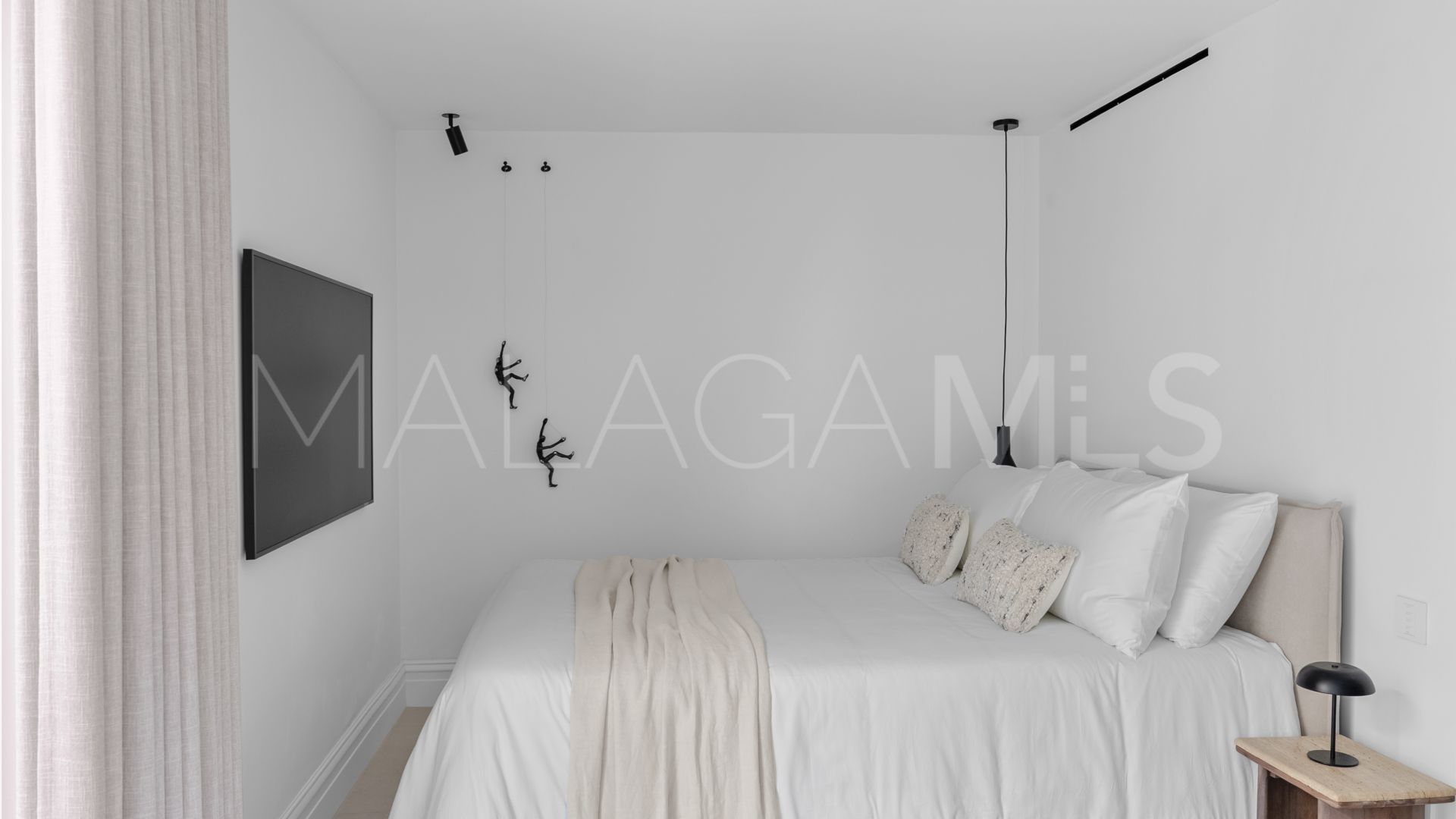 Villa for sale in Las Brisas