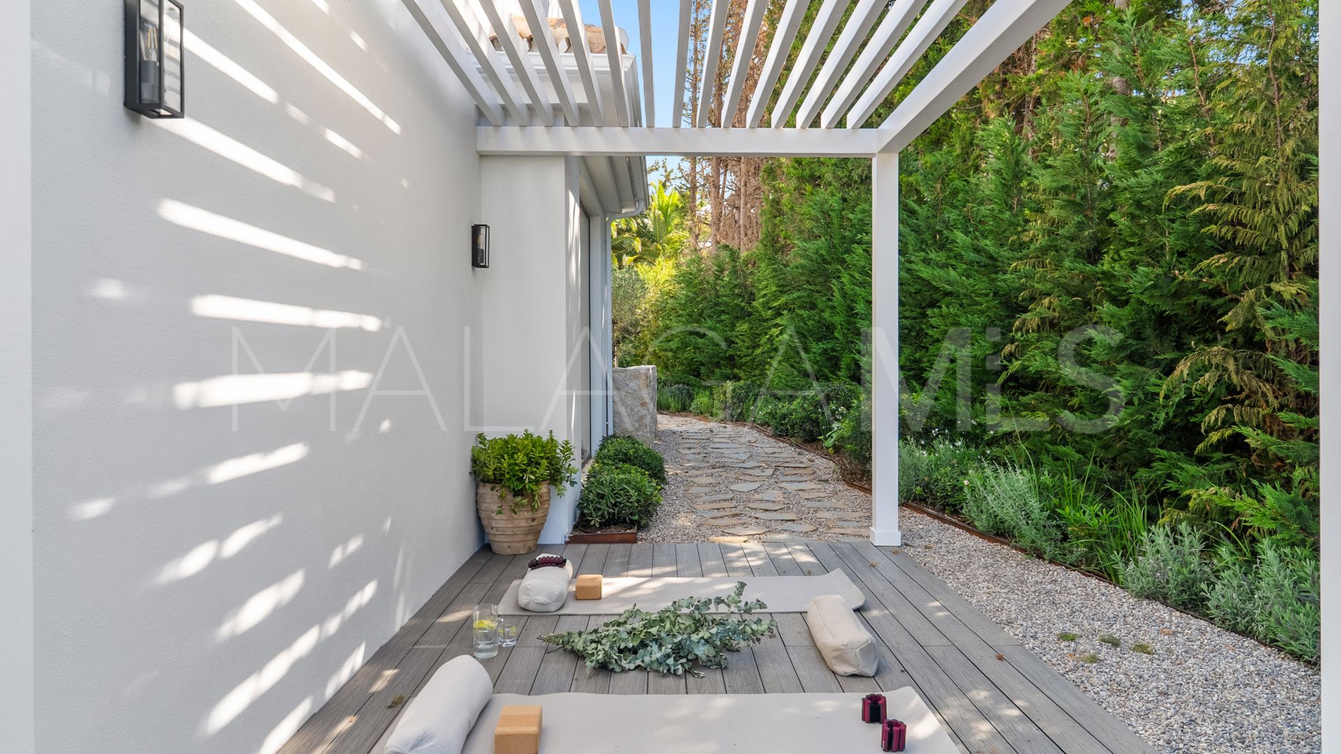 Villa for sale in Las Brisas