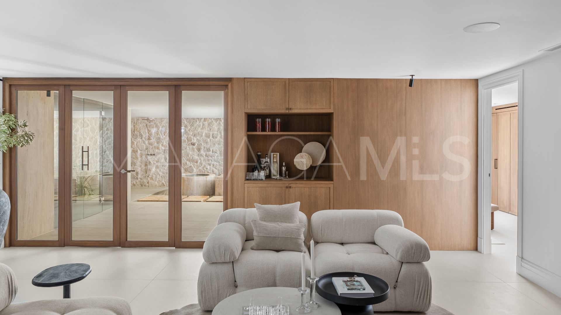 Villa for sale in Las Brisas