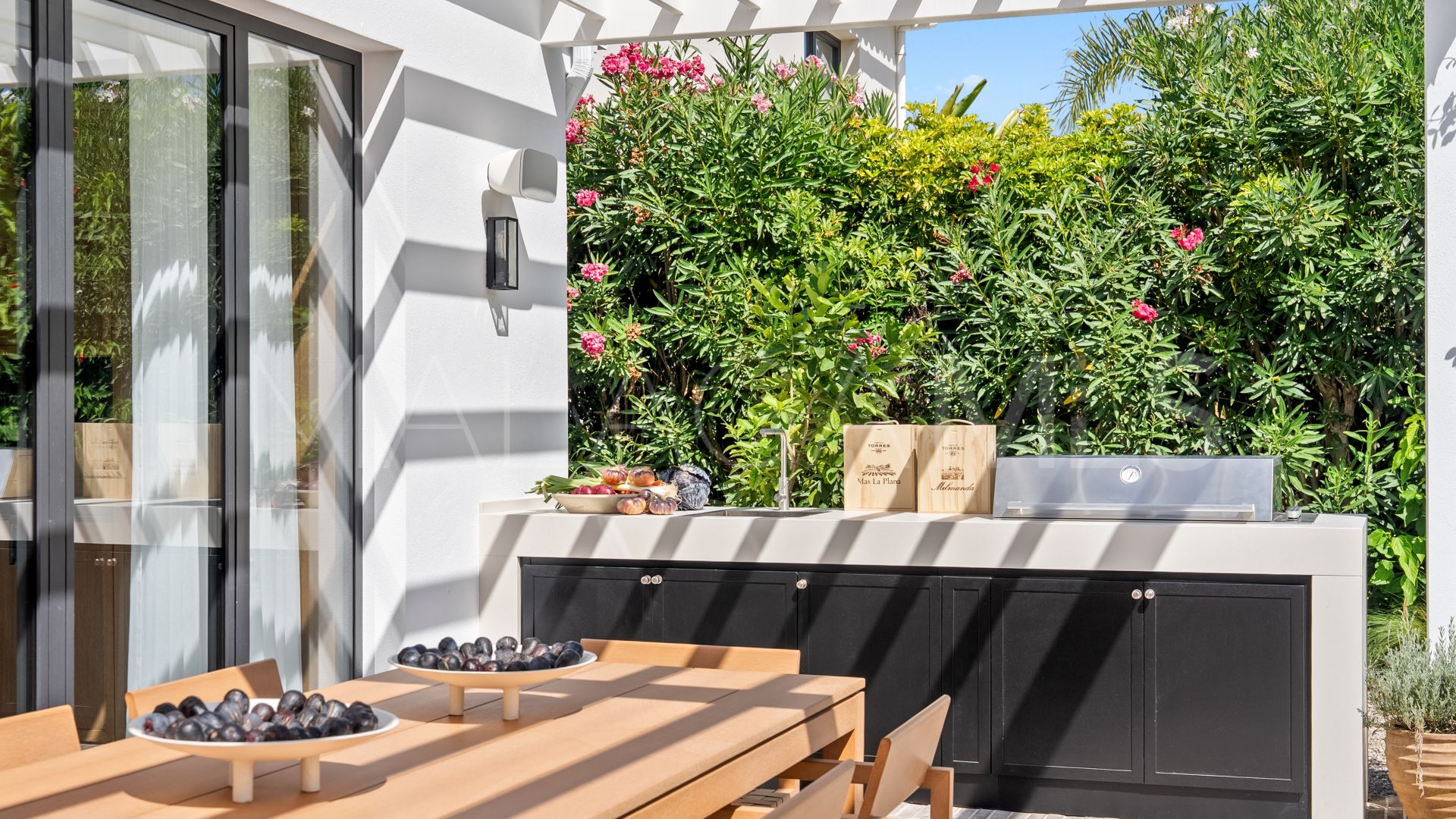 Villa for sale in Las Brisas