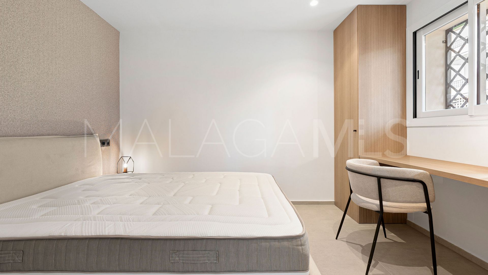 Tvåvånings takvåning for sale in Aloha Gardens