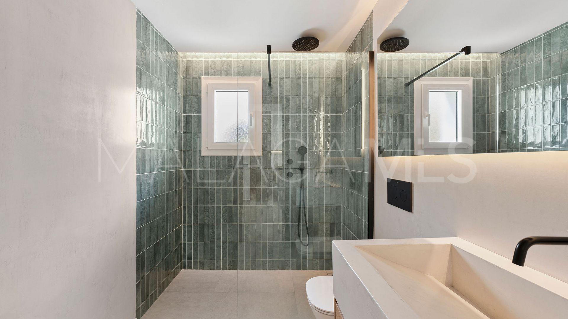 Tvåvånings takvåning for sale in Aloha Gardens