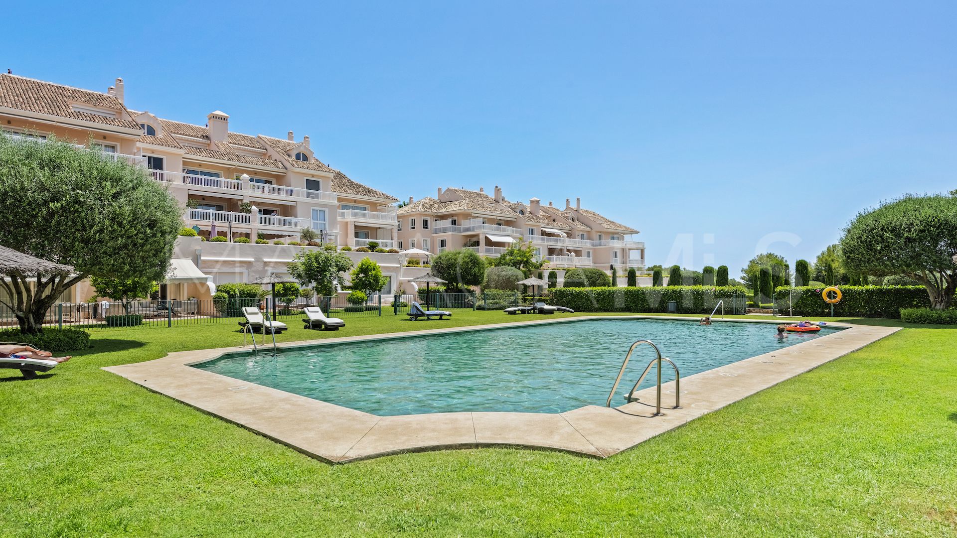 Markplanslägenhet for sale in Los Flamingos Golf