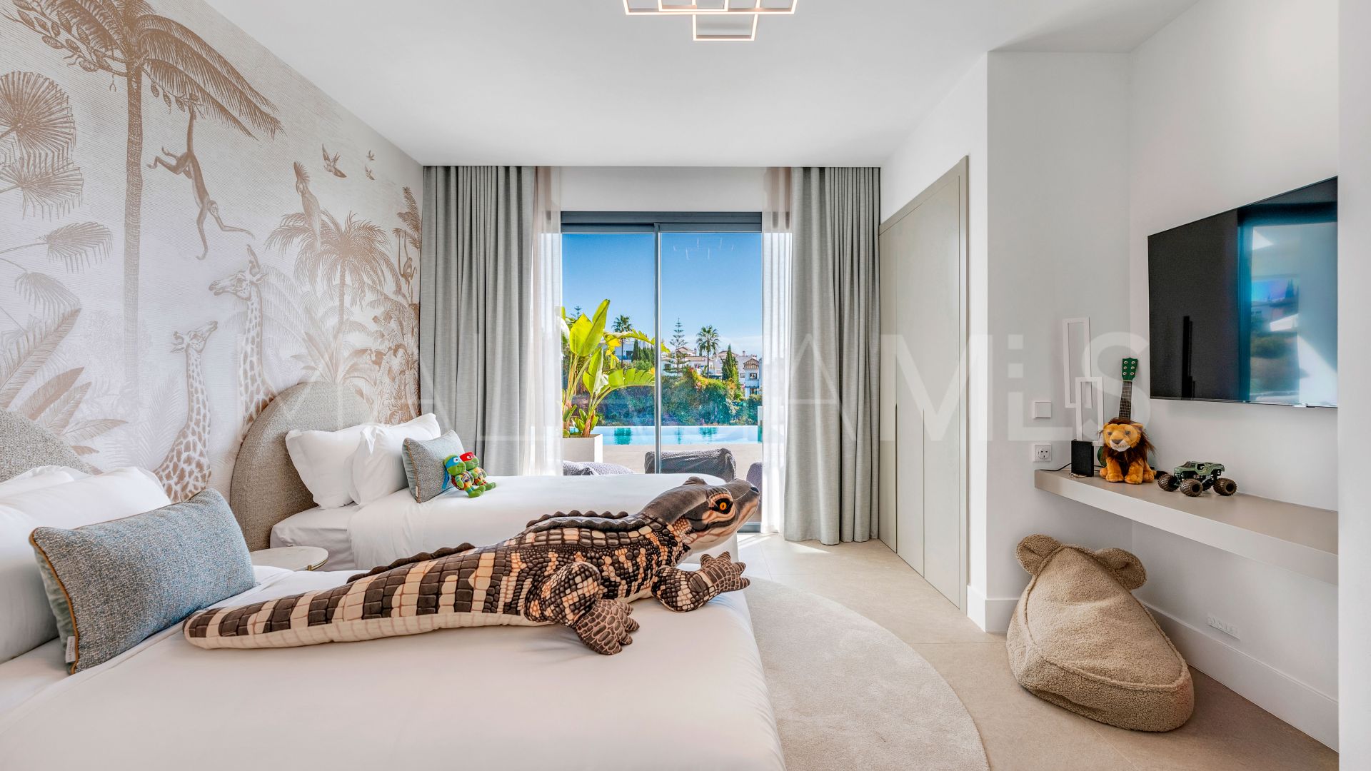 Villa for sale in La Resina Golf