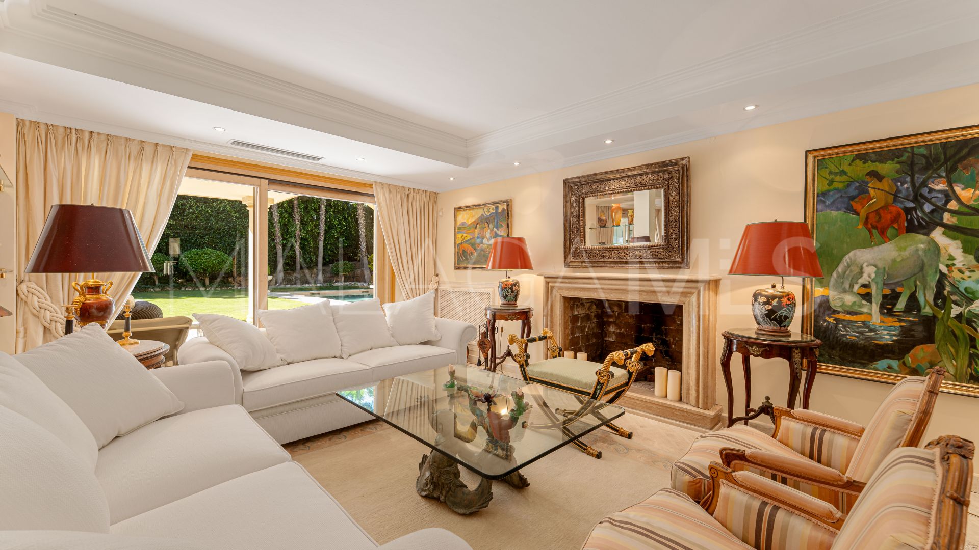 Villa for sale in Nueva Andalucia