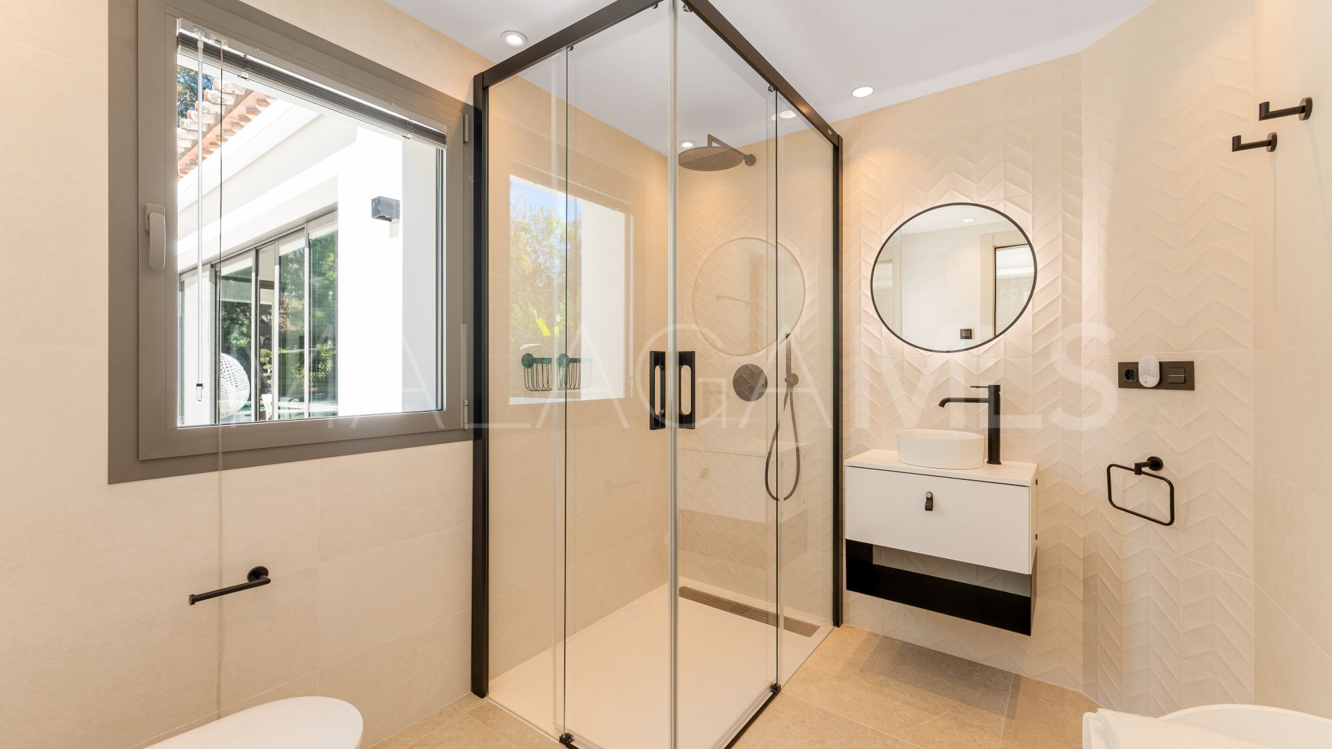 Villa for sale in La Cerquilla with 5 bedrooms