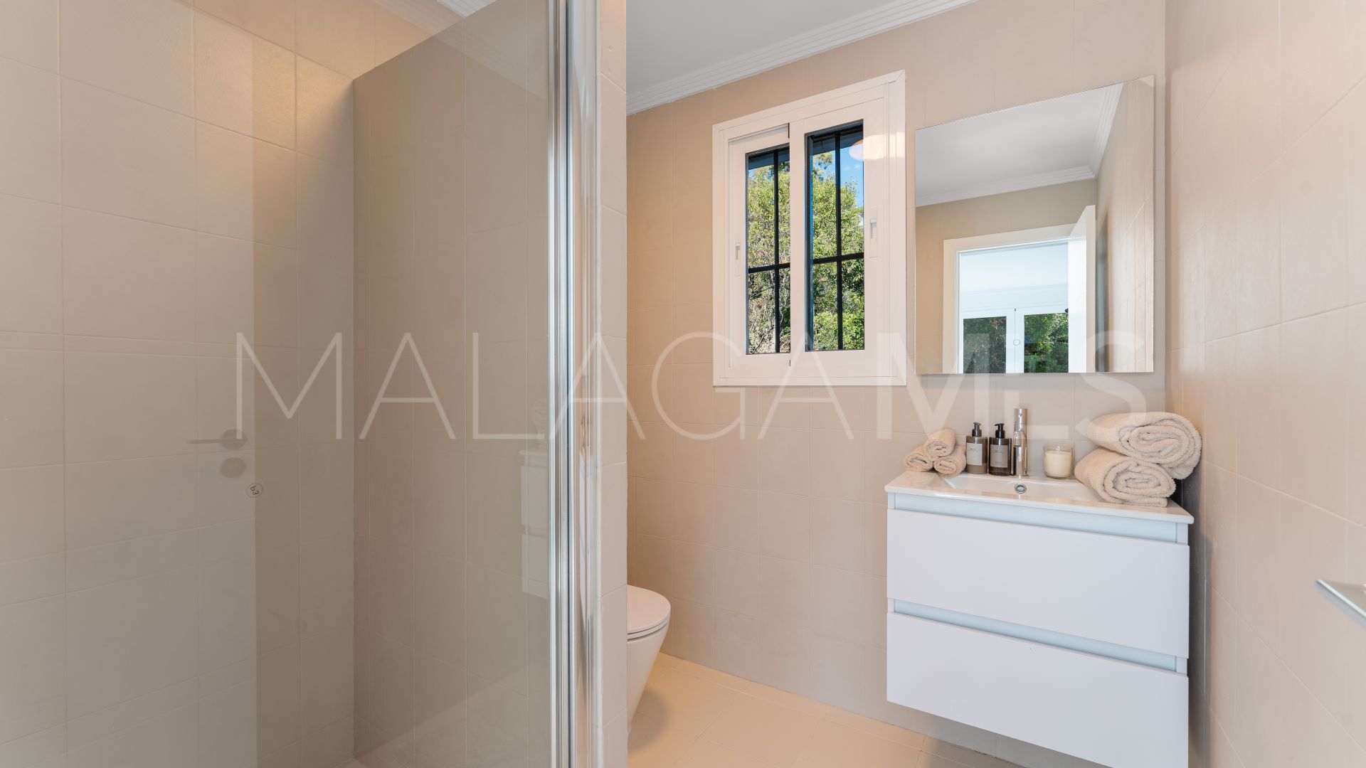 El Madroñal, villa a la venta de 6 bedrooms