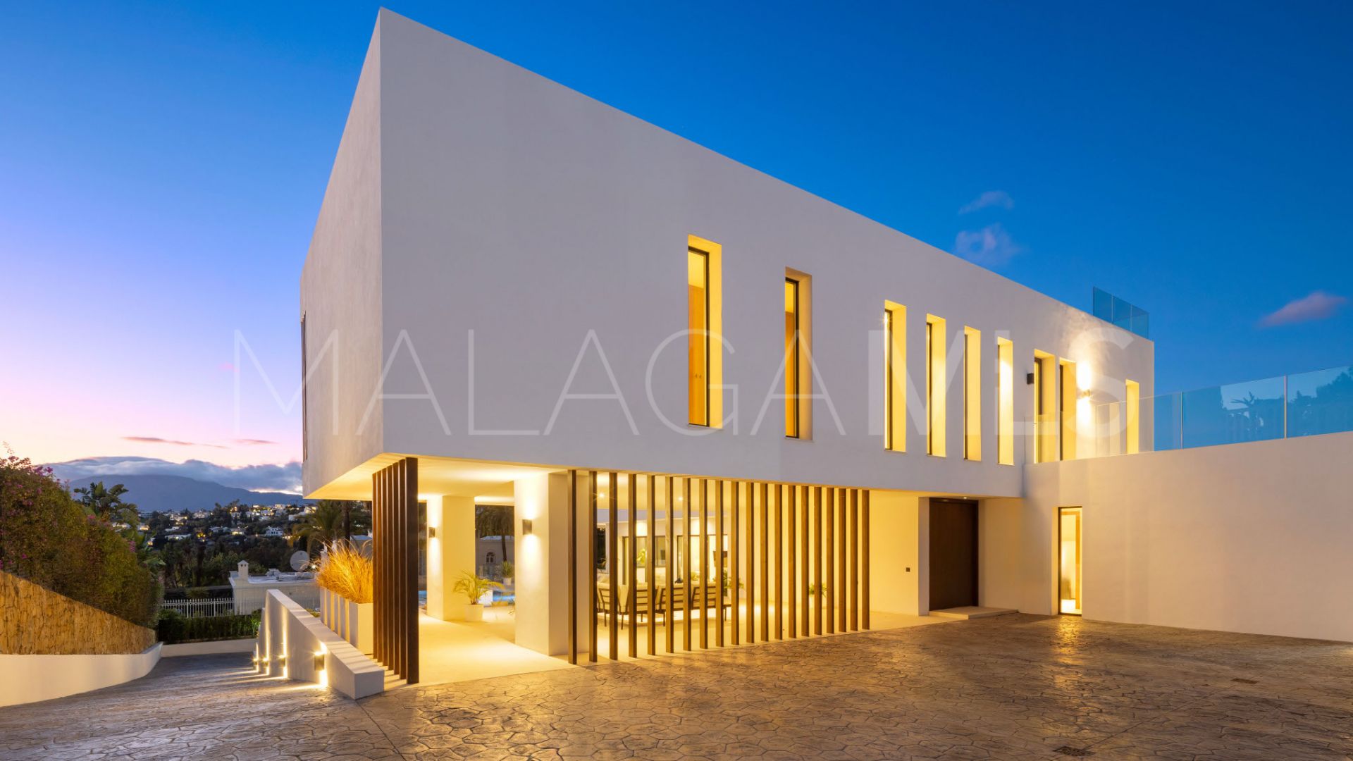 Villa for sale in El Paraiso