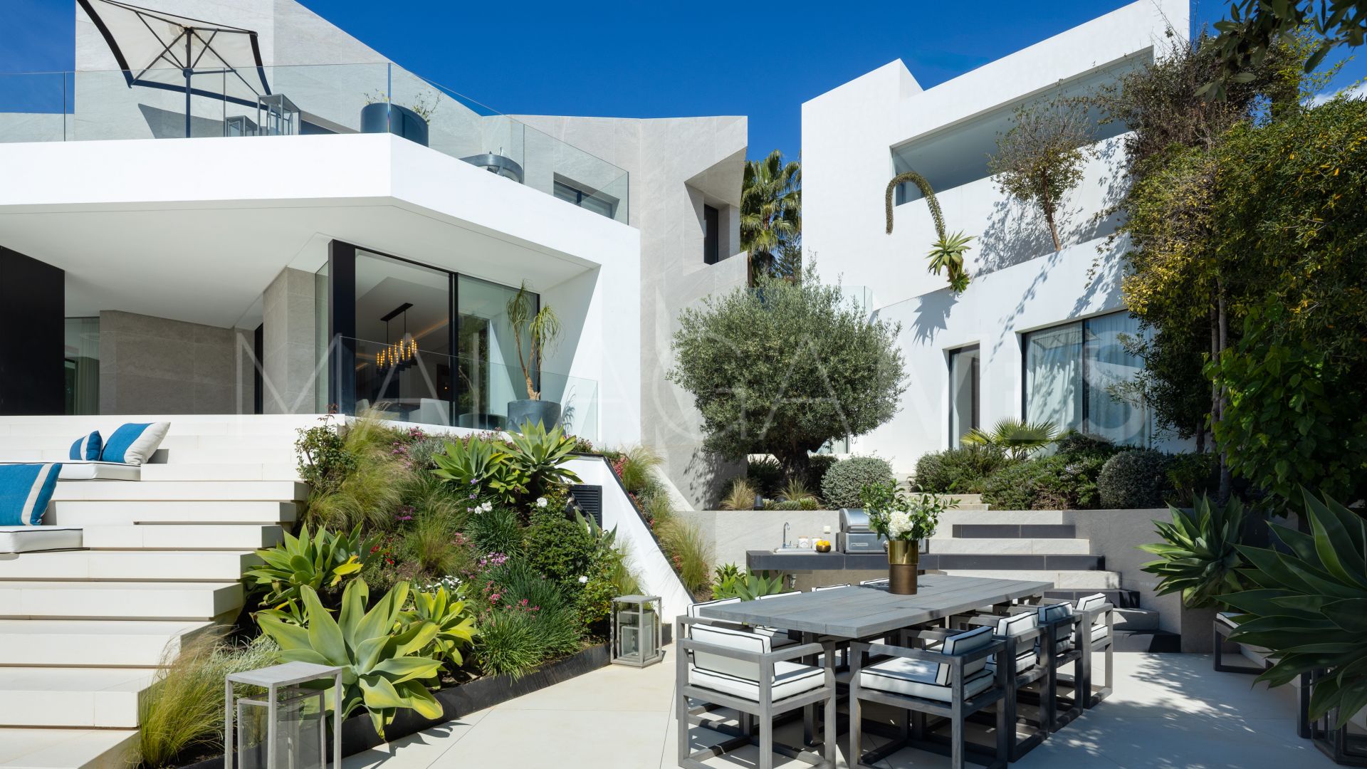 Villa for sale in El Herrojo