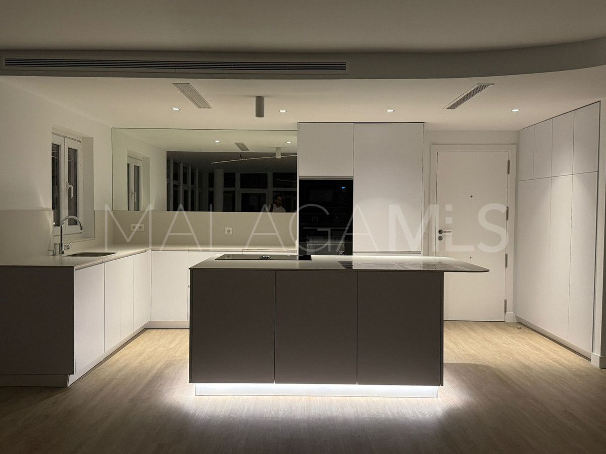 Penthouse for sale in Estepona