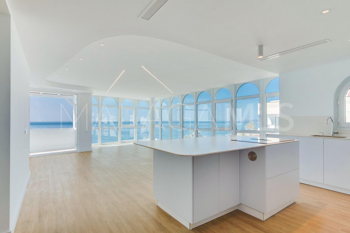 Penthouse for sale in Estepona