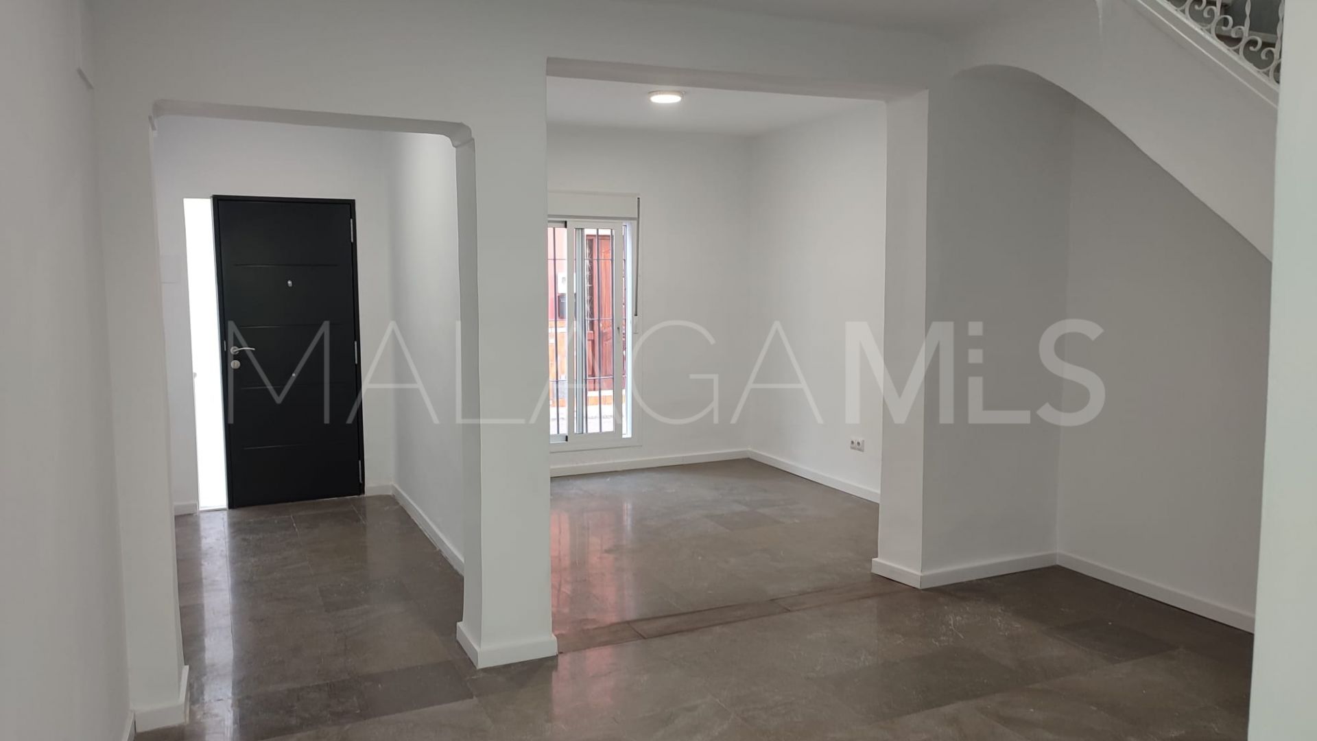 Radhus for sale in Coin Centro