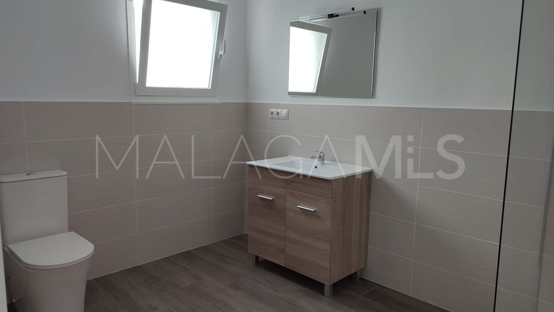 Radhus for sale in Coin Centro