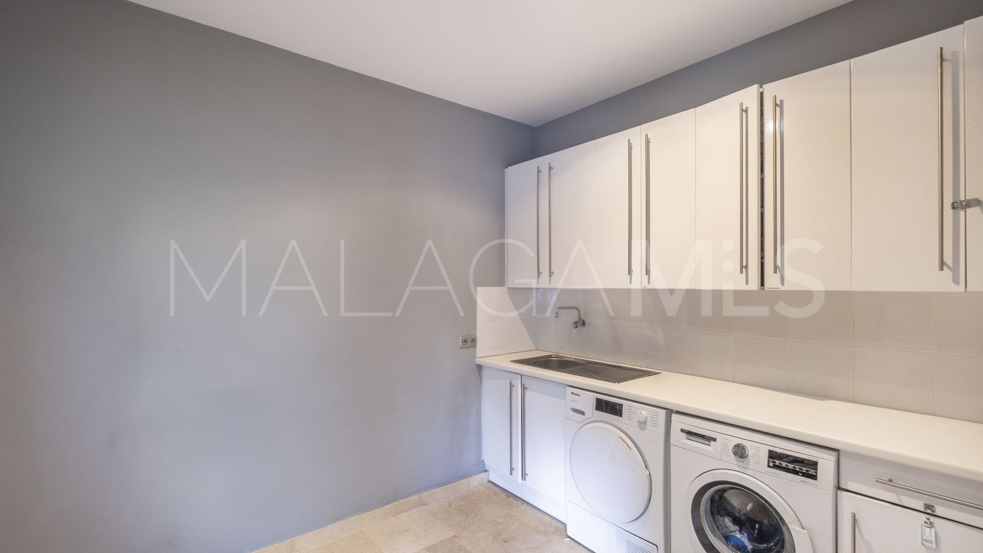 Villa for sale in El Madroñal