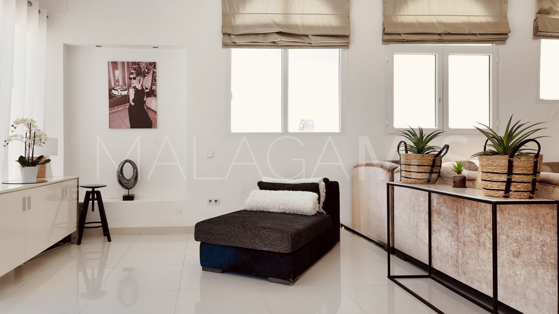 Villa for sale in Nueva Andalucia