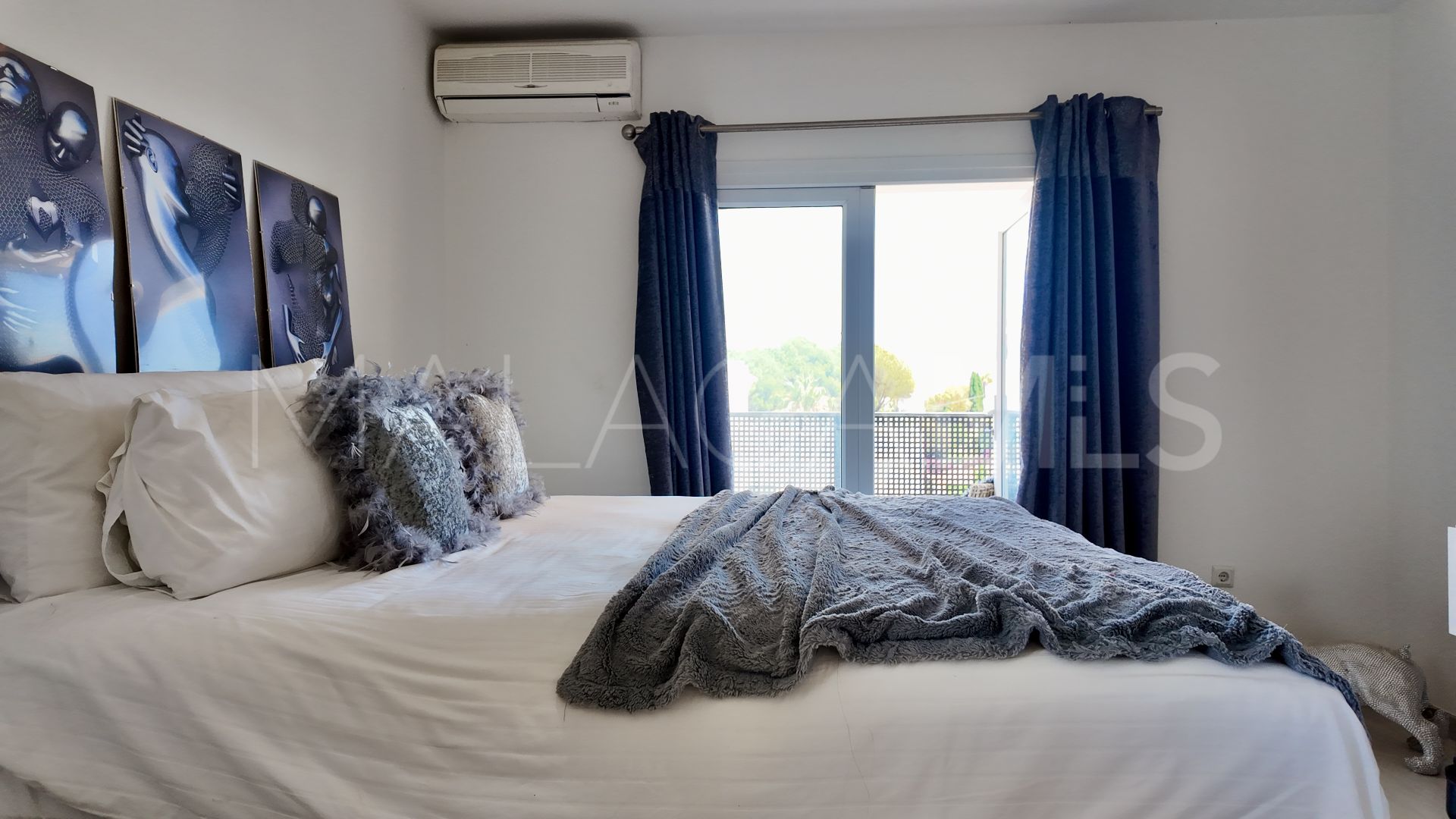Villa for sale in Nueva Andalucia
