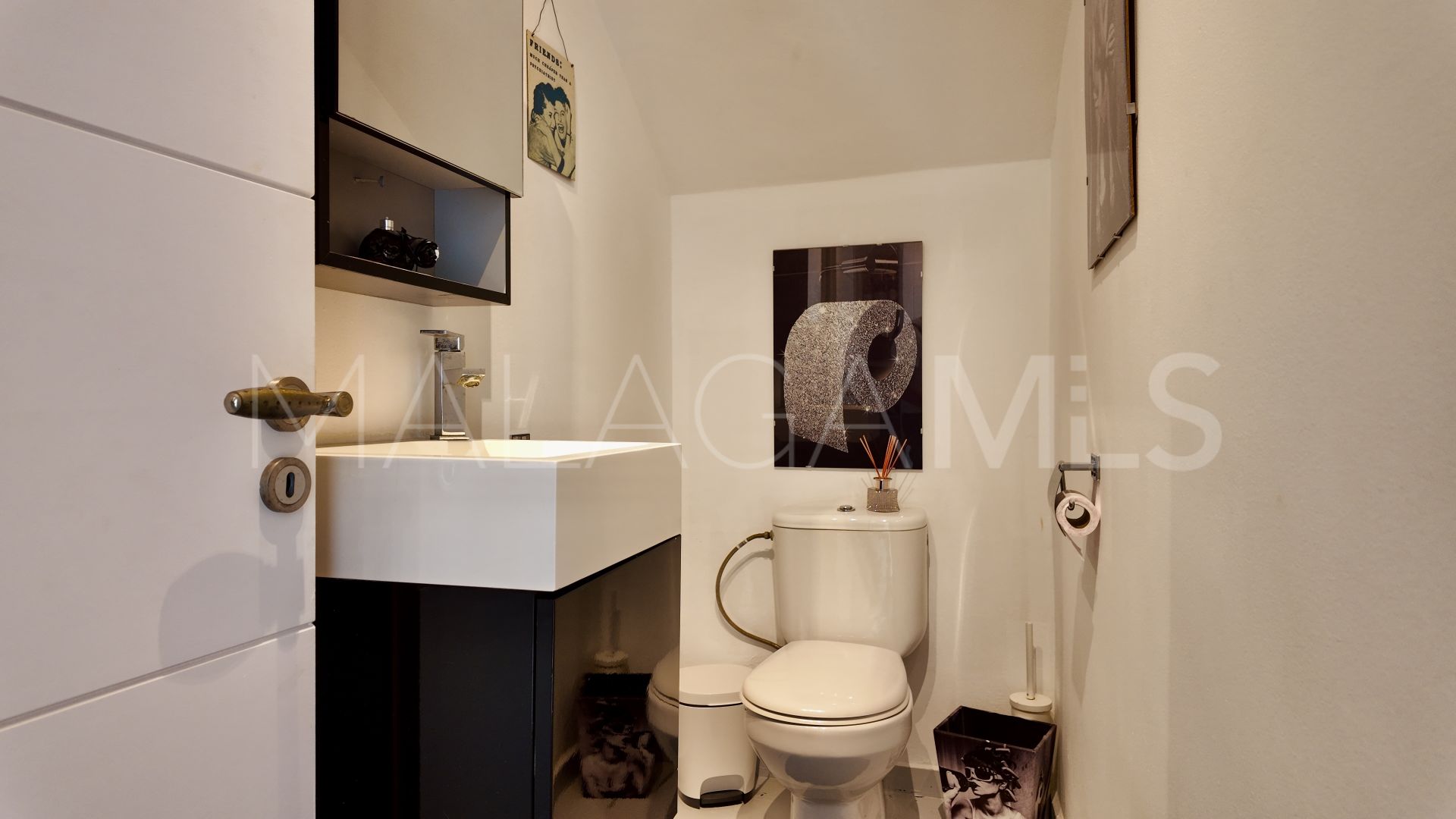 Villa for sale in Nueva Andalucia