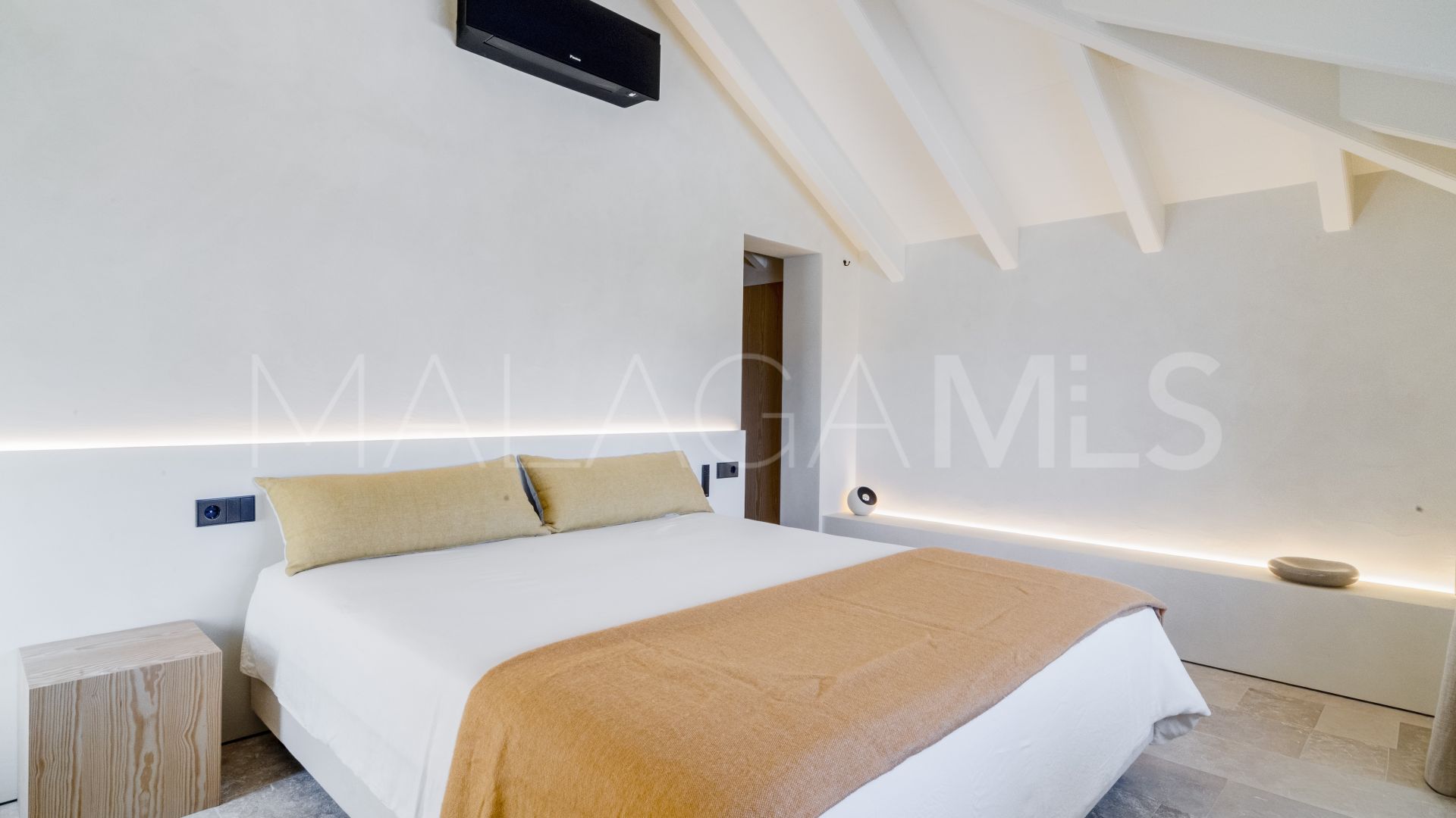 Duplex penthouse for sale in Monte Paraiso