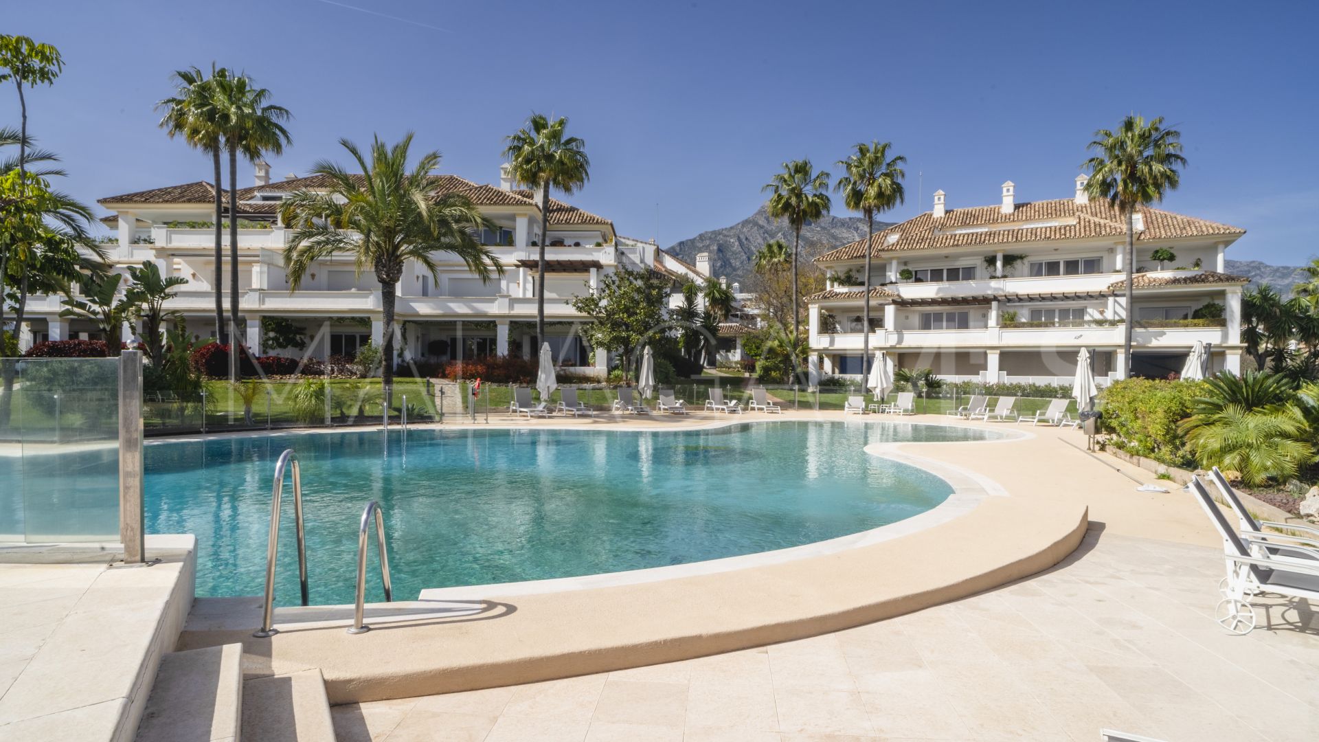 Duplex penthouse for sale in Monte Paraiso