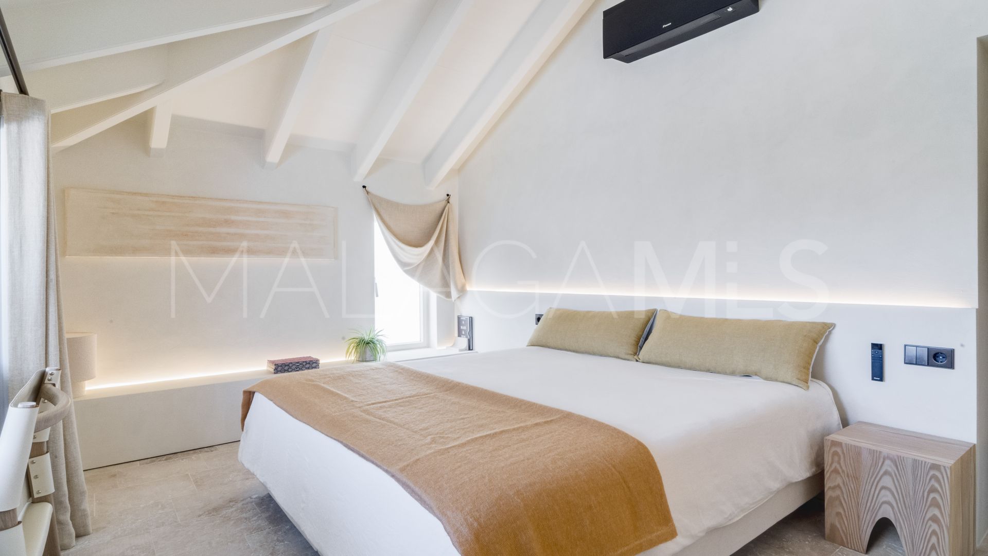 Duplex penthouse for sale in Monte Paraiso