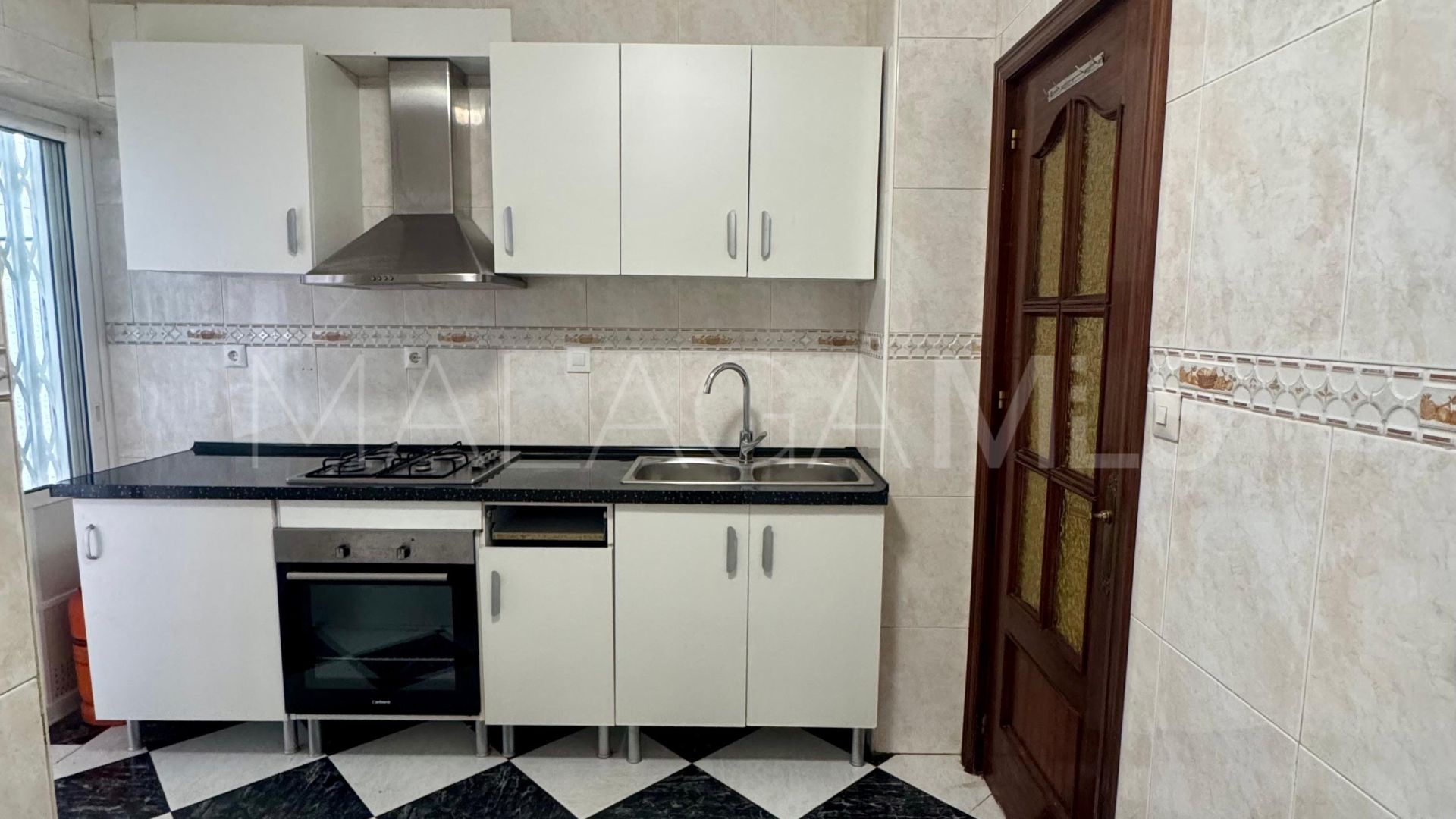3 bedrooms ground floor apartment in Coin Centro for sale