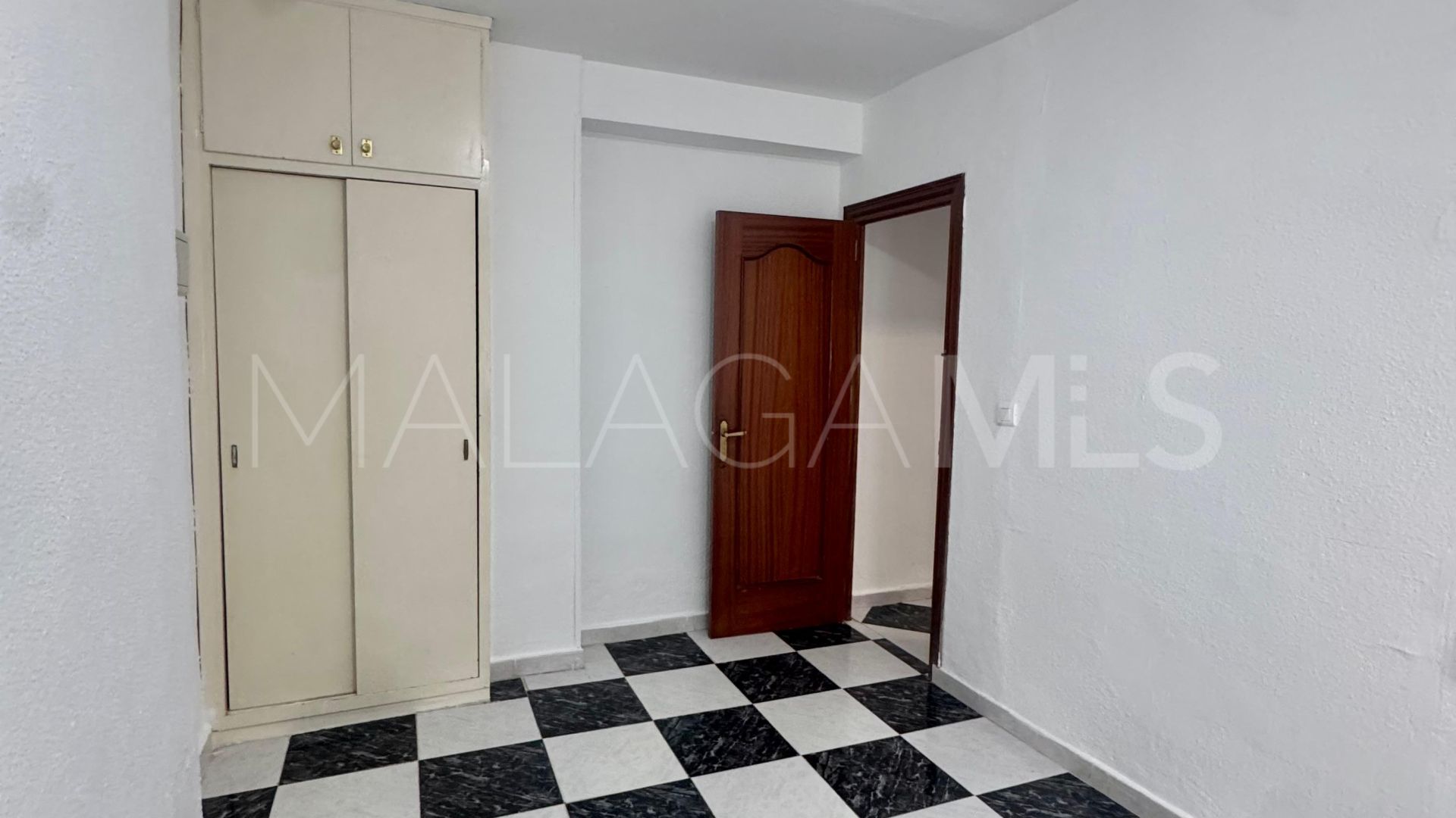 3 bedrooms ground floor apartment in Coin Centro for sale