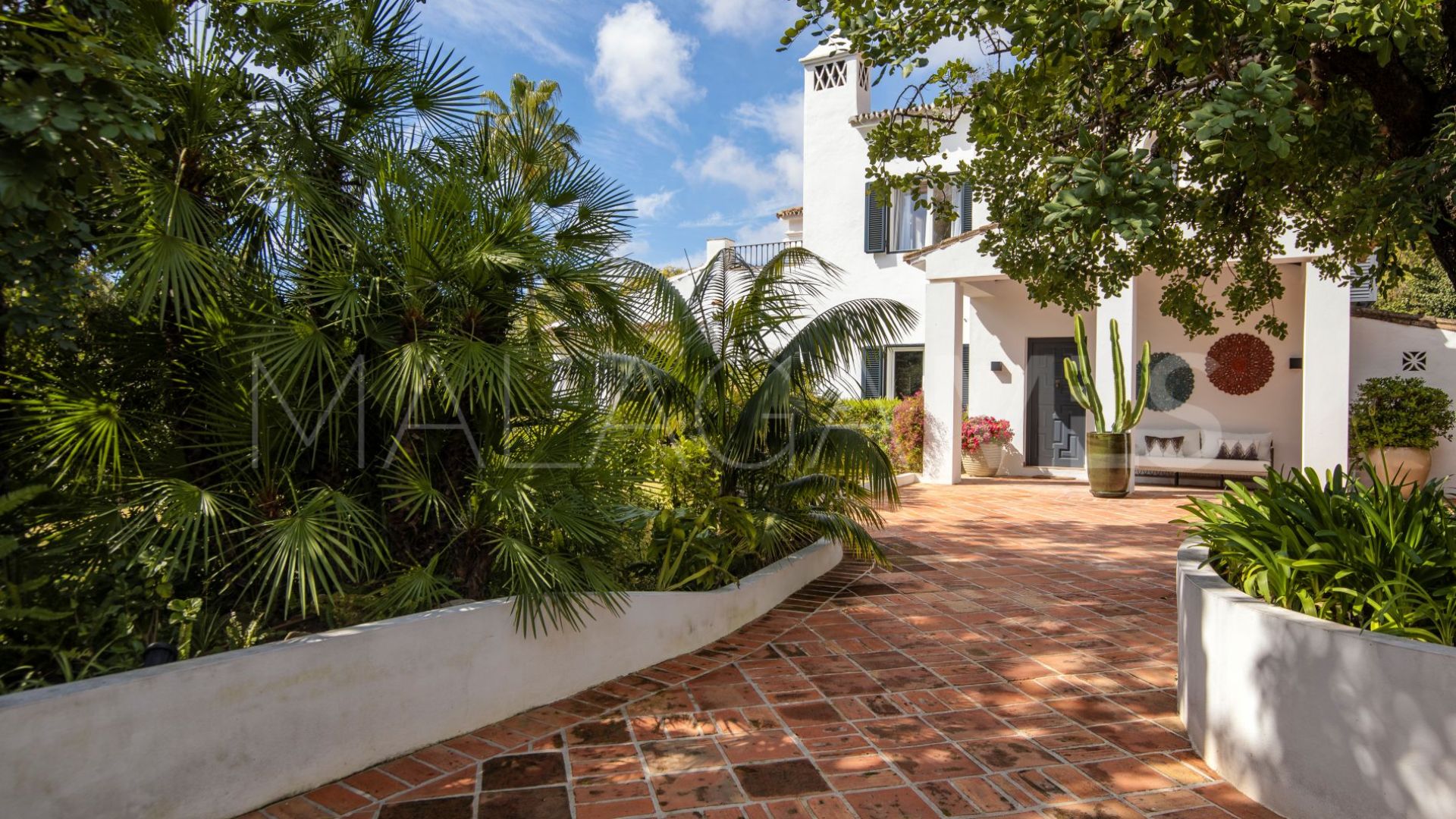 Villa for sale in Marbella Hill Club