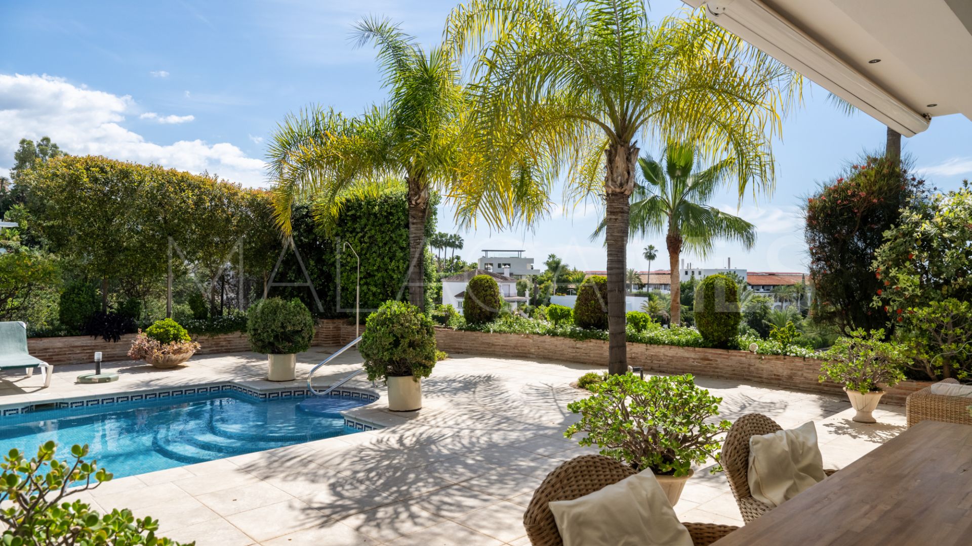 Villa for sale in El Herrojo
